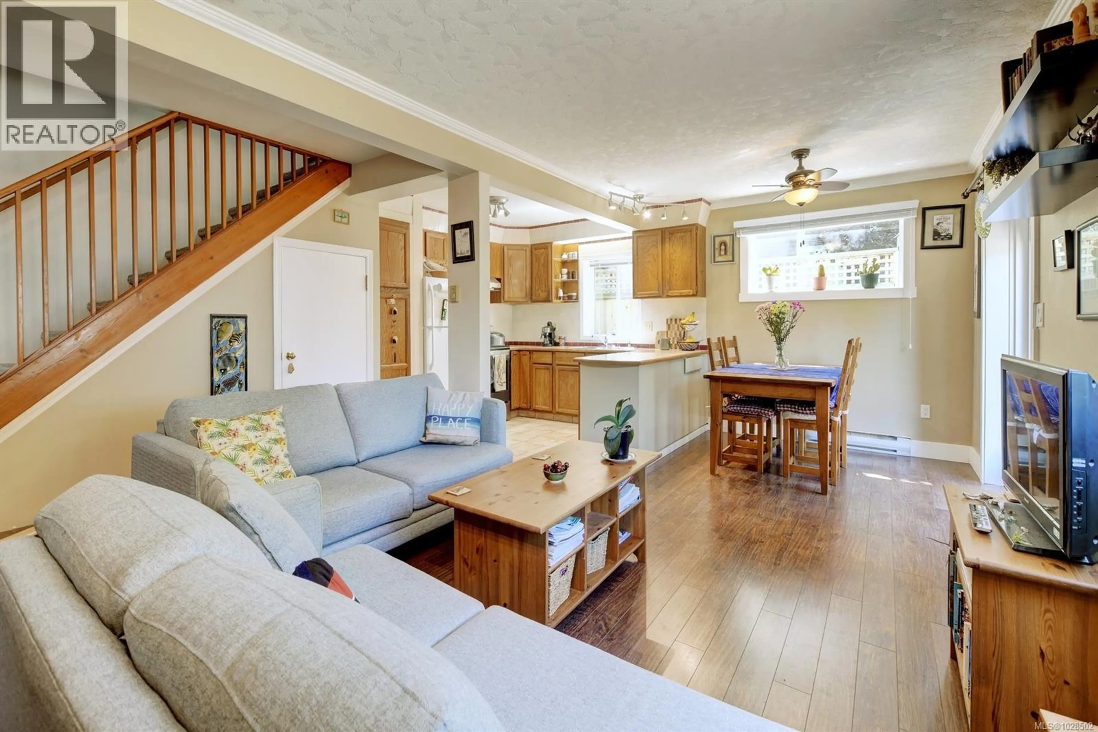 Property at 2112 SAYWARD ST, Victoria, BC