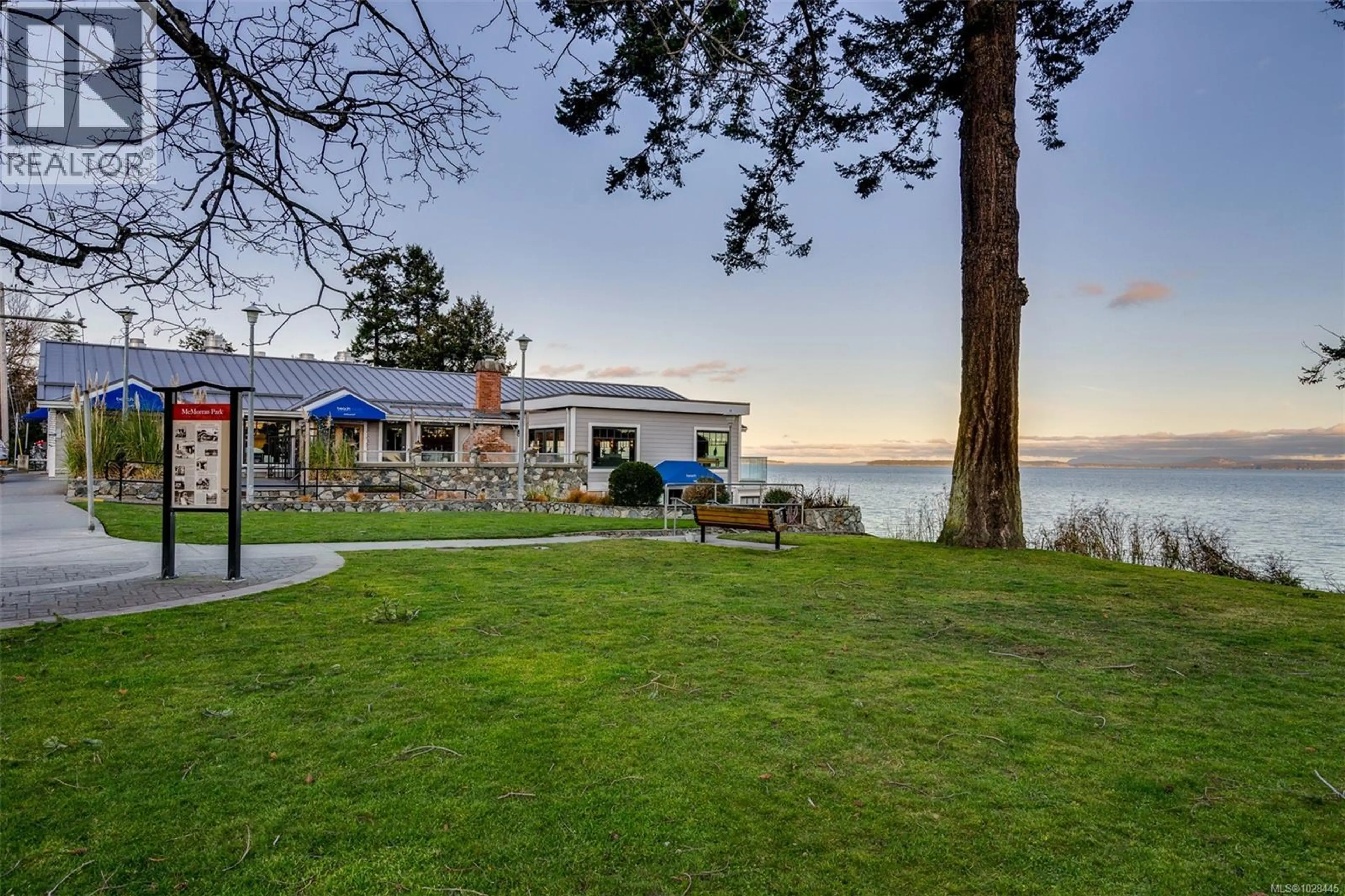 Property at 5090 CORDOVA BAY RD, Saanich, BC