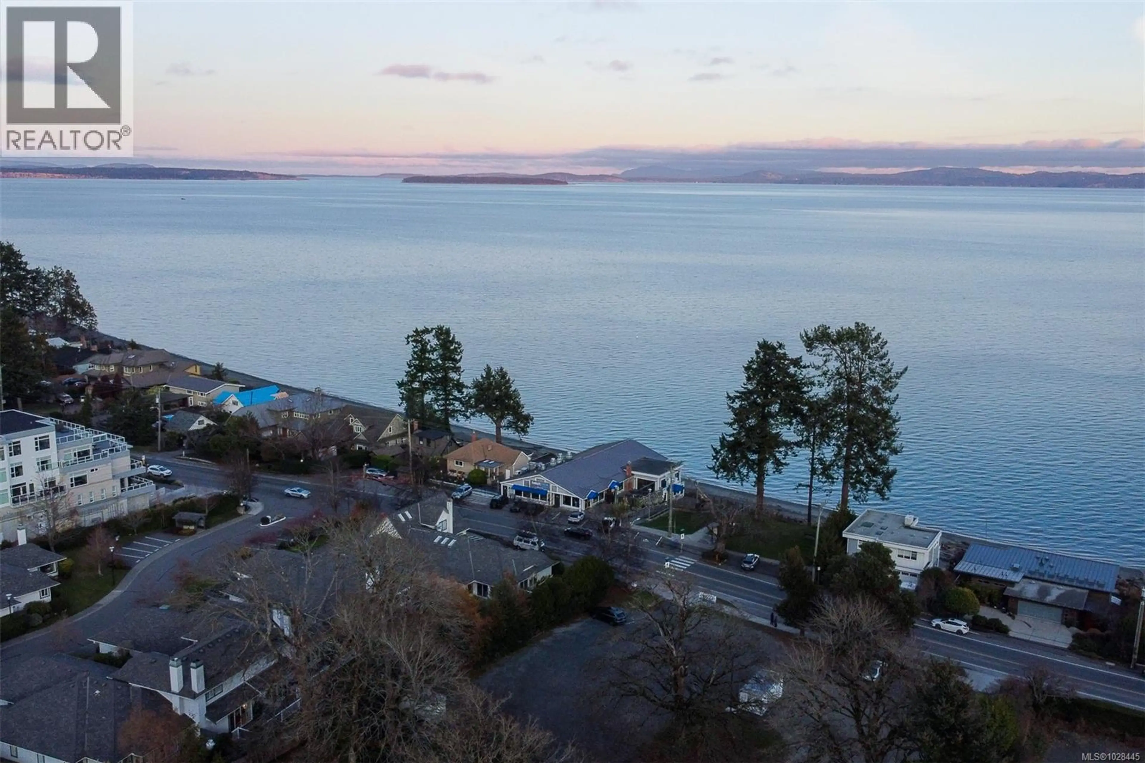 Property at 5090 CORDOVA BAY RD, Saanich, BC
