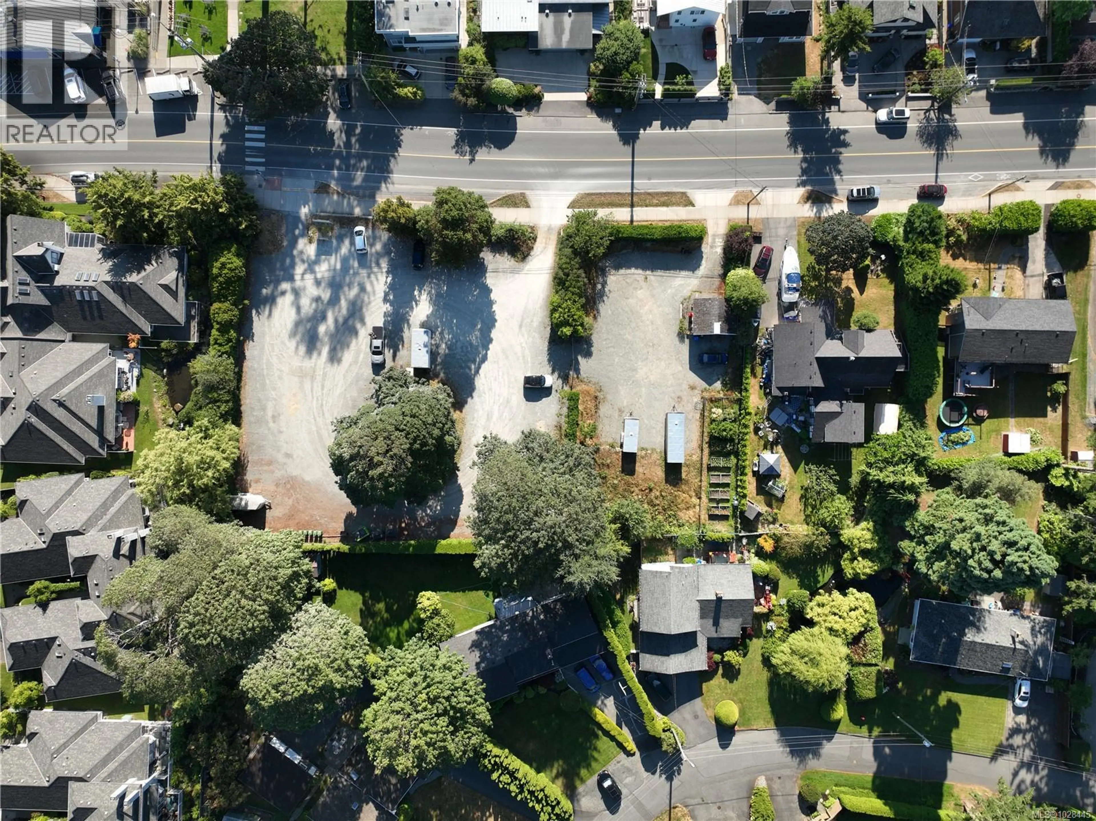 Property at 5090 CORDOVA BAY RD, Saanich, BC