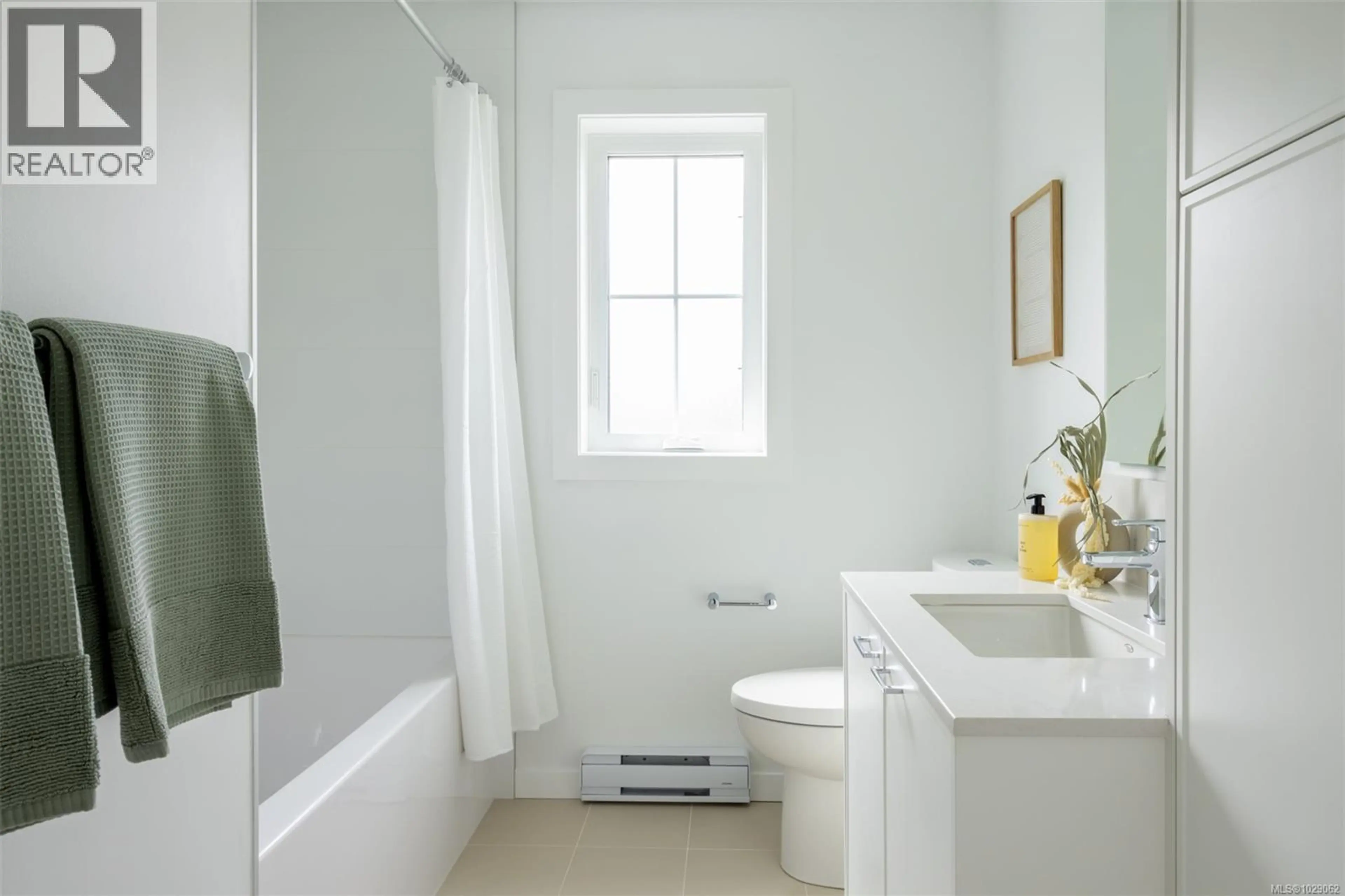 Property at #TH22 3450 WHITTIER AVE, Saanich, BC