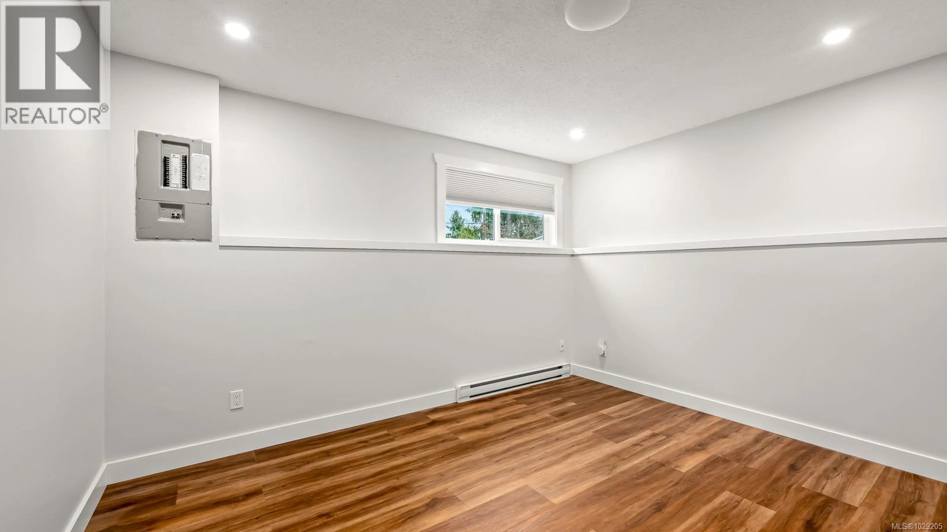 Property at #A 2052 1ST ST, Courtenay, BC