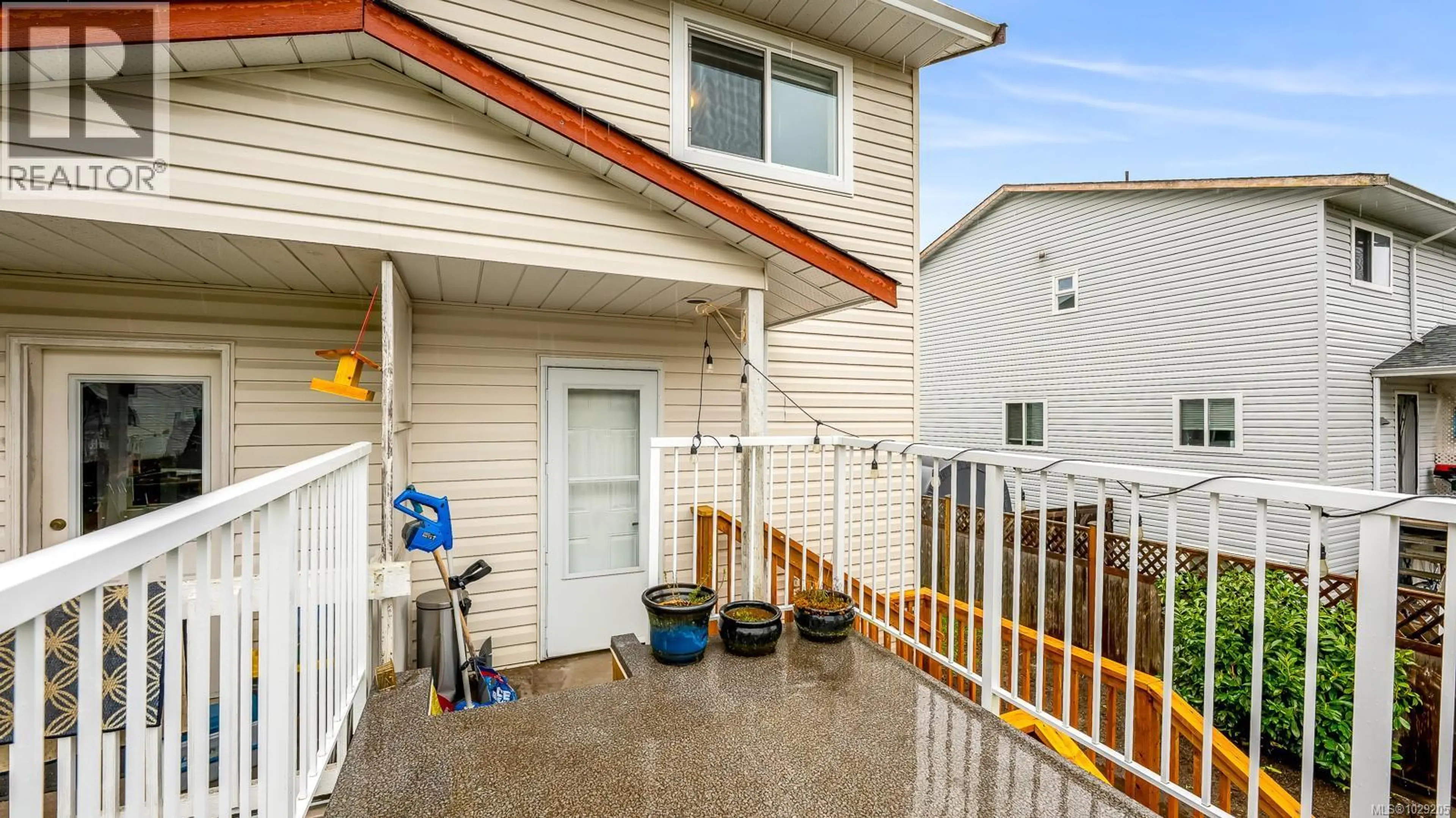 Property at #A 2052 1ST ST, Courtenay, BC