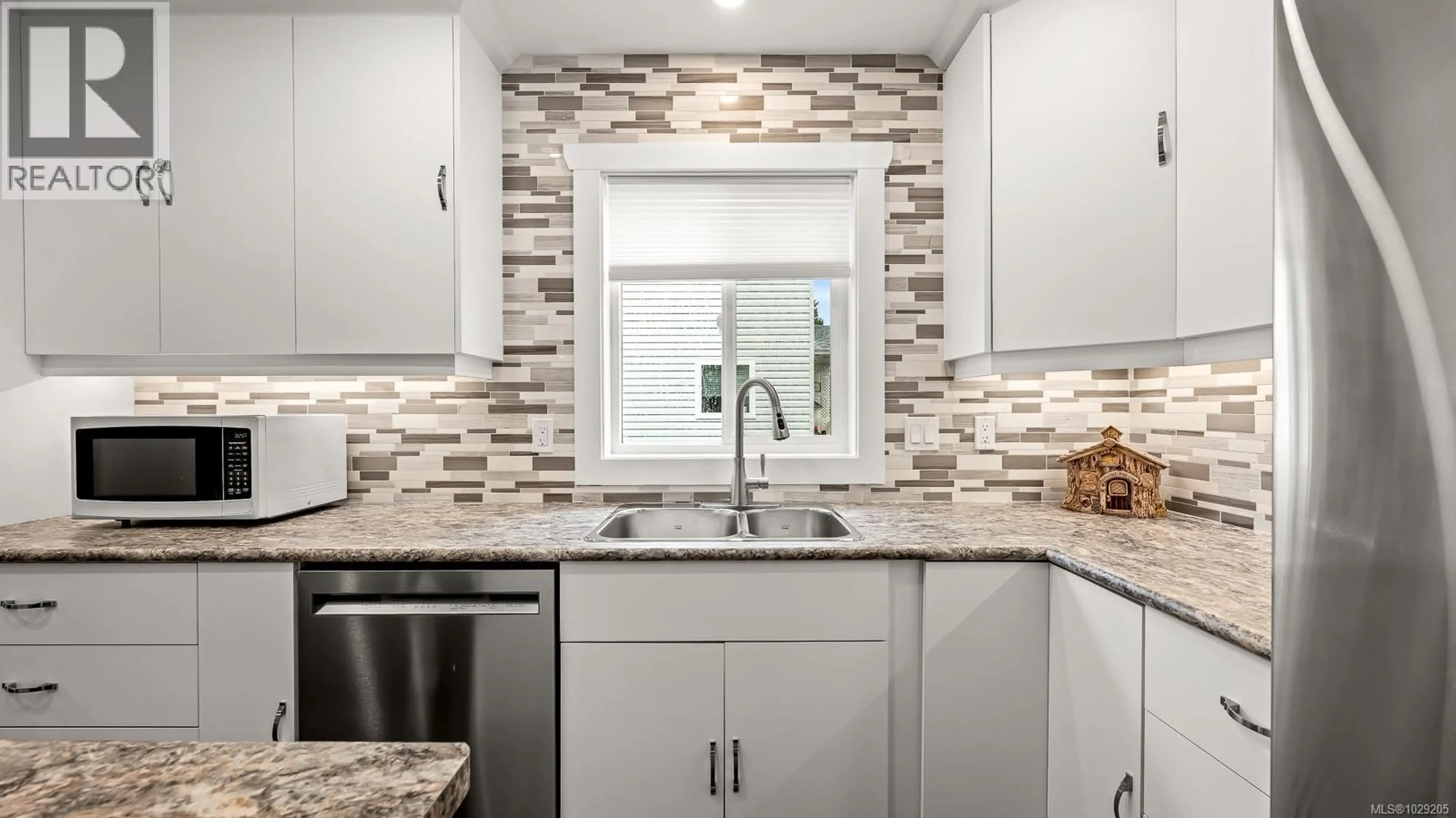 Property at #A 2052 1ST ST, Courtenay, BC