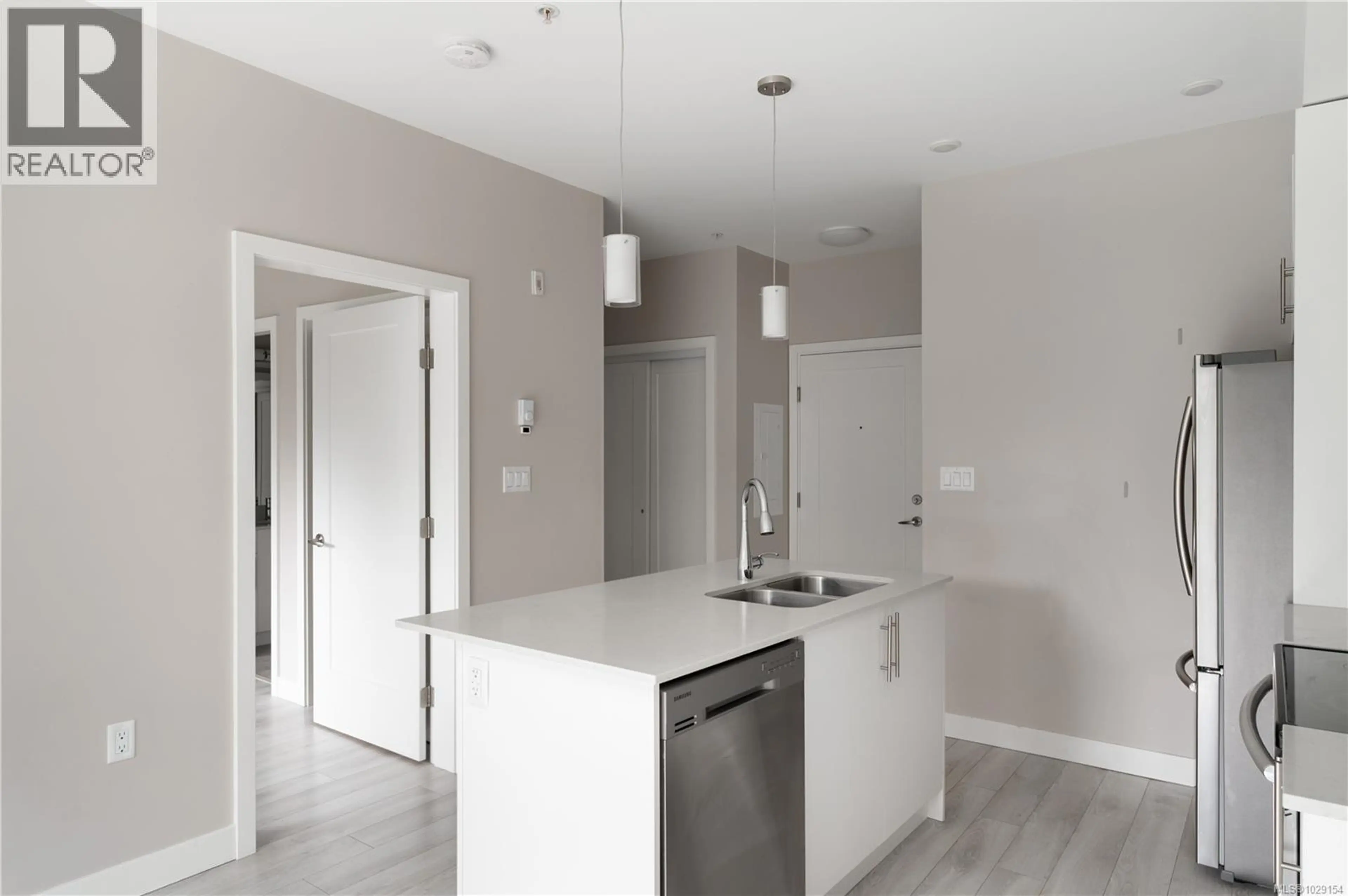 Property at #106 1020 INVERNESS RD, Saanich, BC