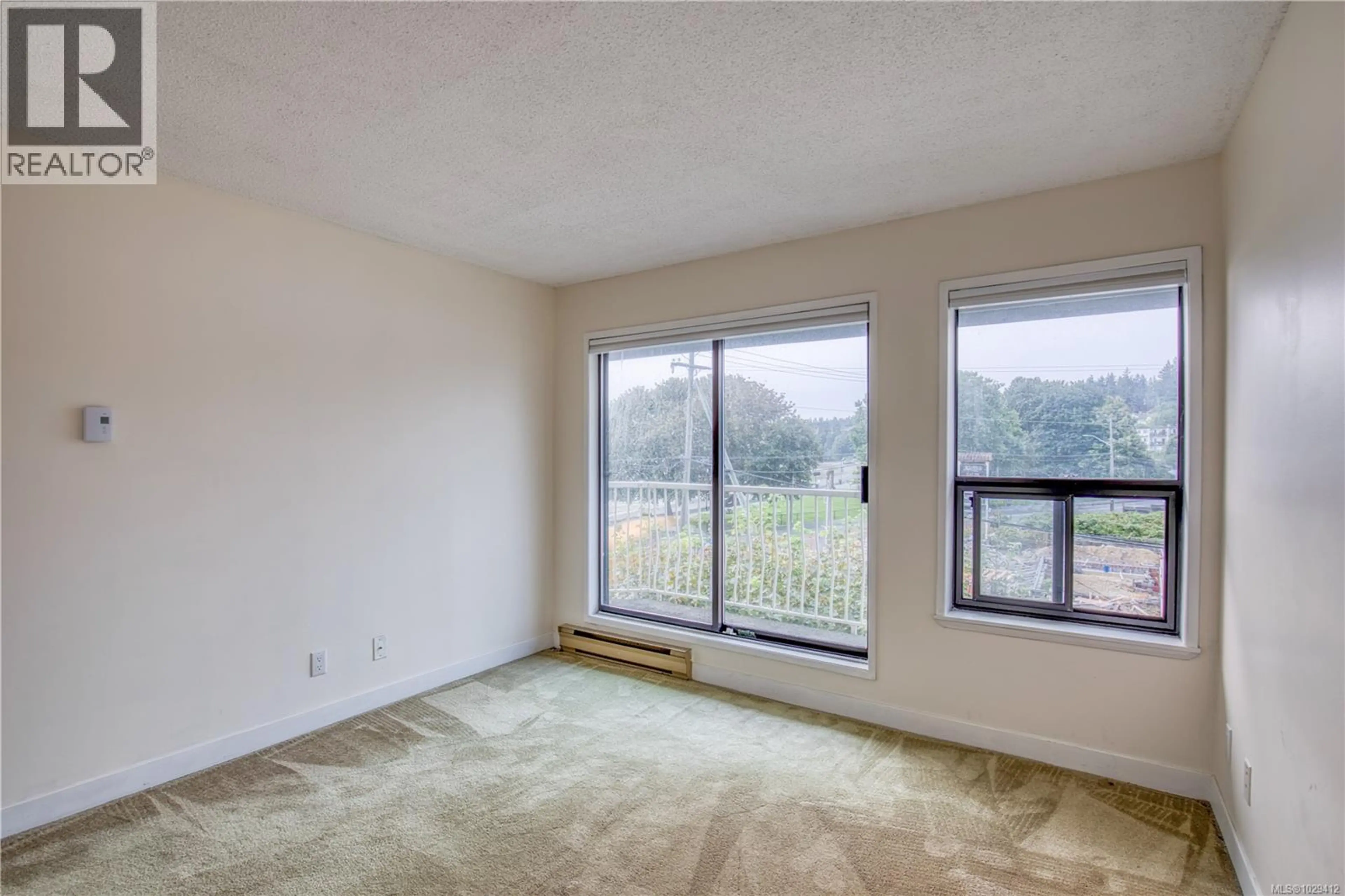 Property at #308 2815 DEPARTURE BAY RD, Nanaimo, BC