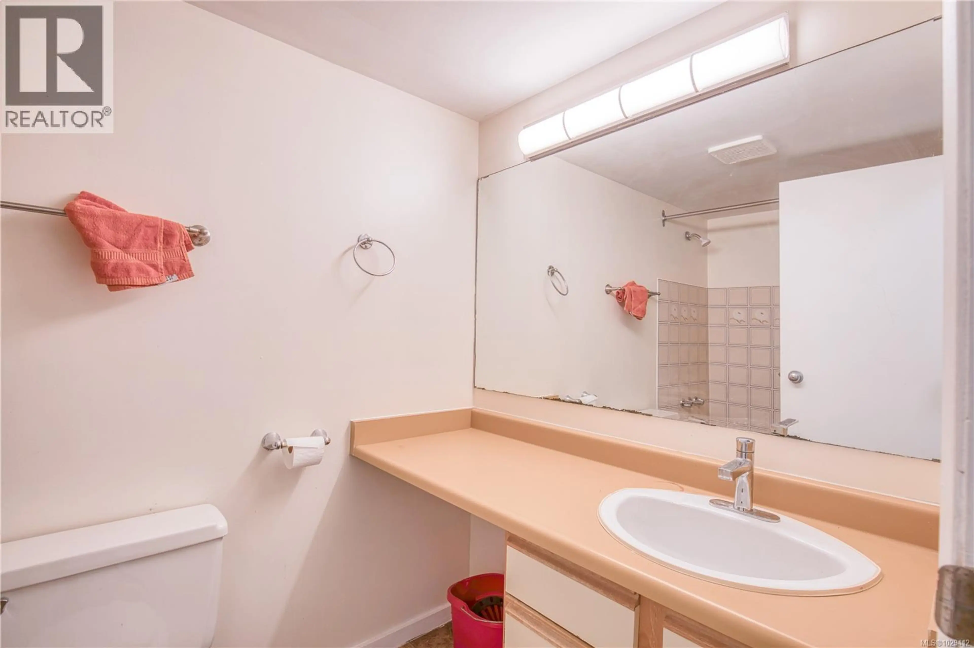 Property at #308 2815 DEPARTURE BAY RD, Nanaimo, BC