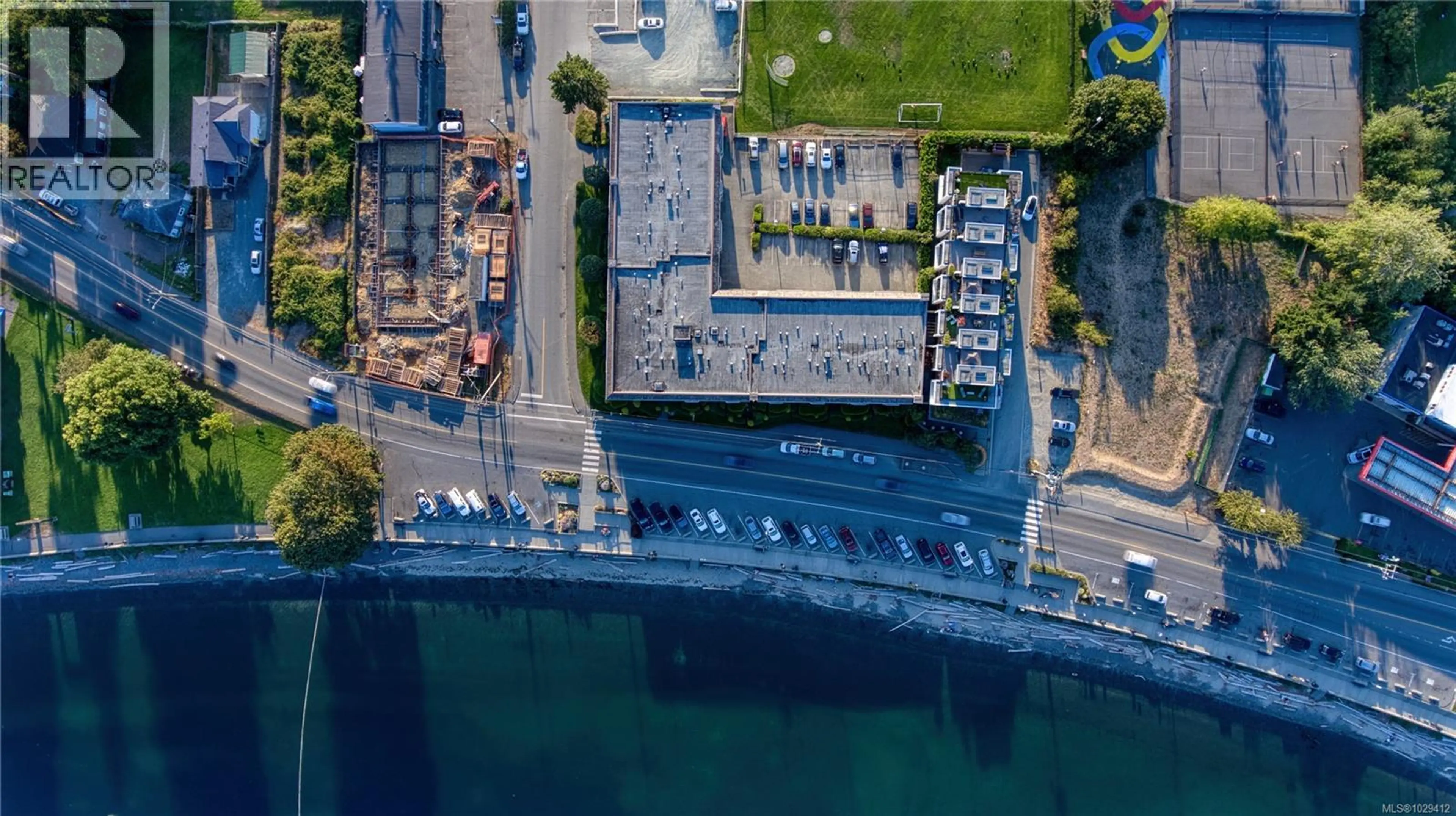 Property at #308 2815 DEPARTURE BAY RD, Nanaimo, BC