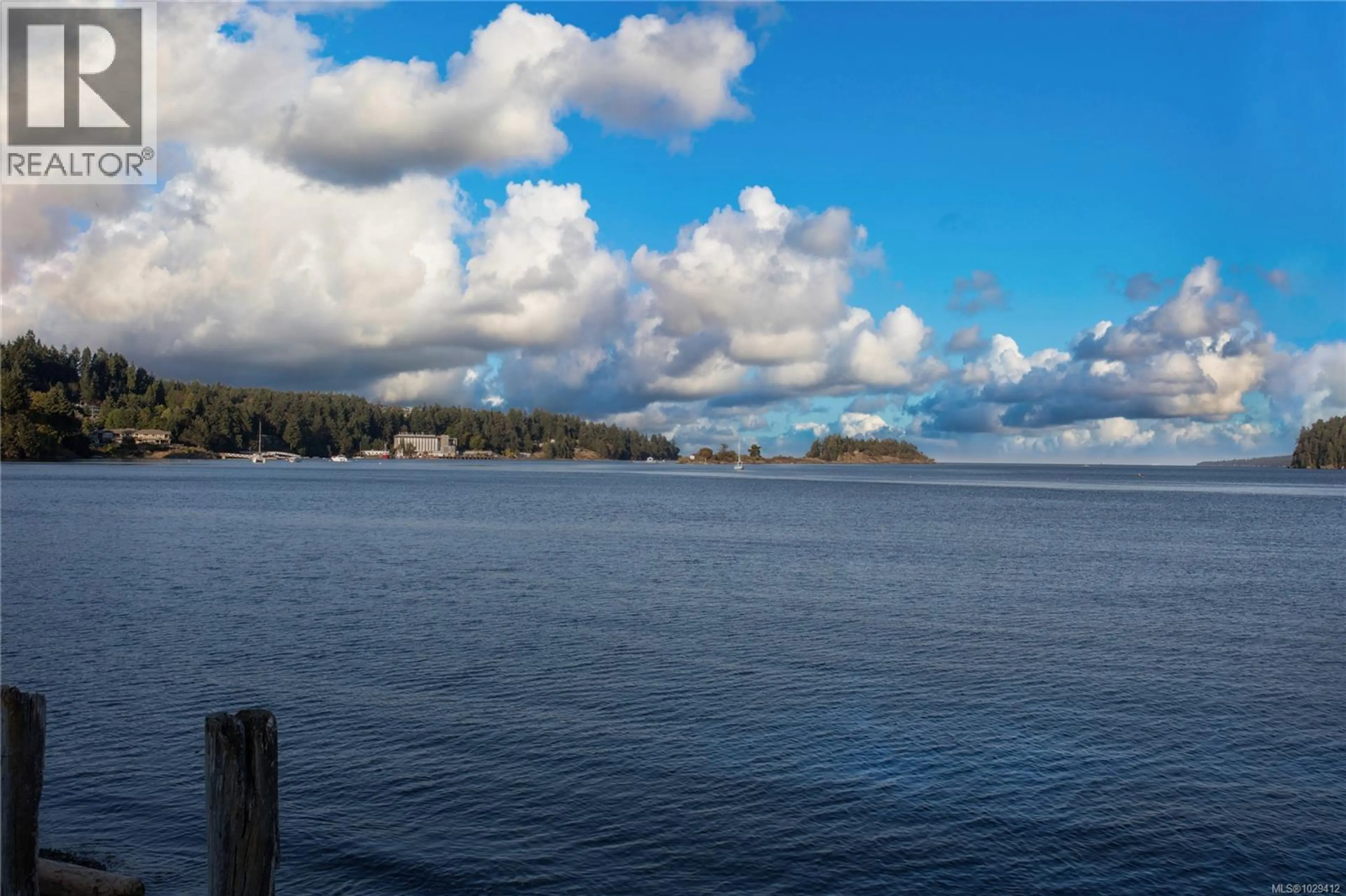 Property at #308 2815 DEPARTURE BAY RD, Nanaimo, BC