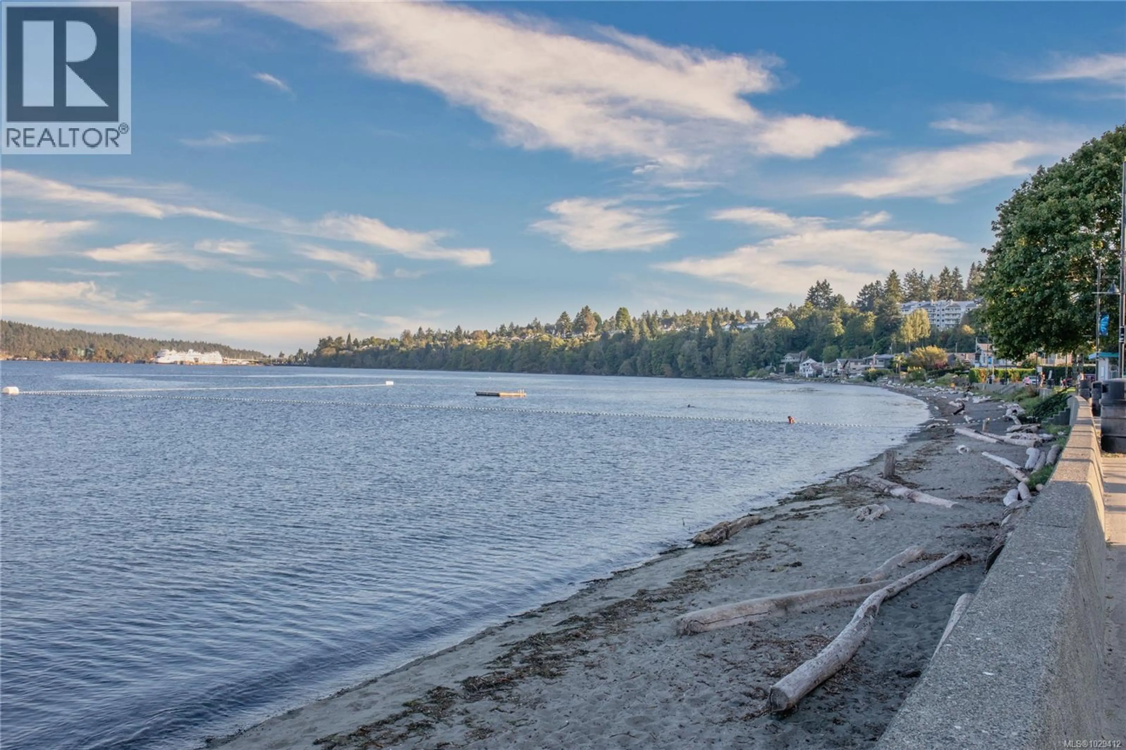 Property at #308 2815 DEPARTURE BAY RD, Nanaimo, BC