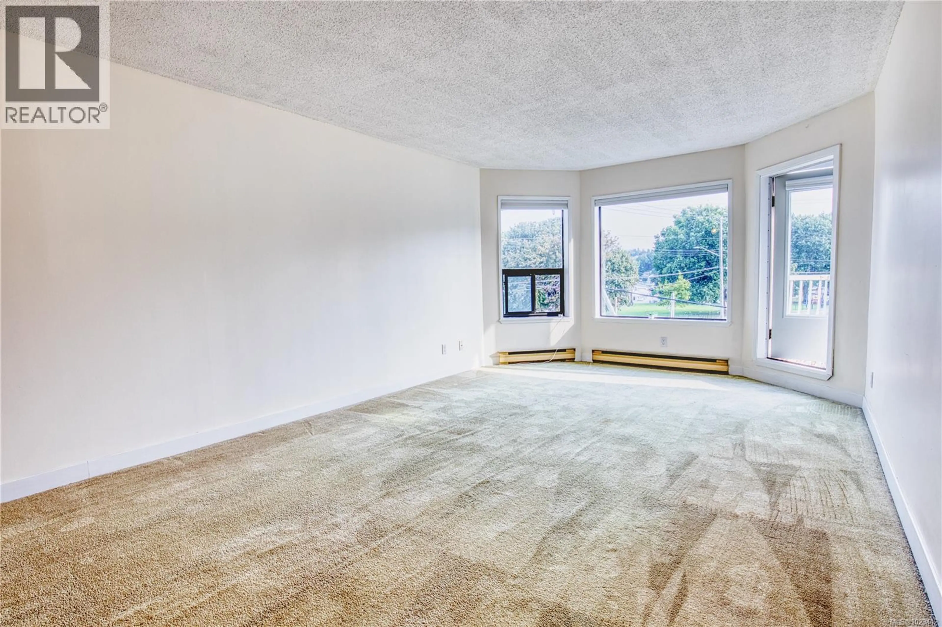 Property at #308 2815 DEPARTURE BAY RD, Nanaimo, BC