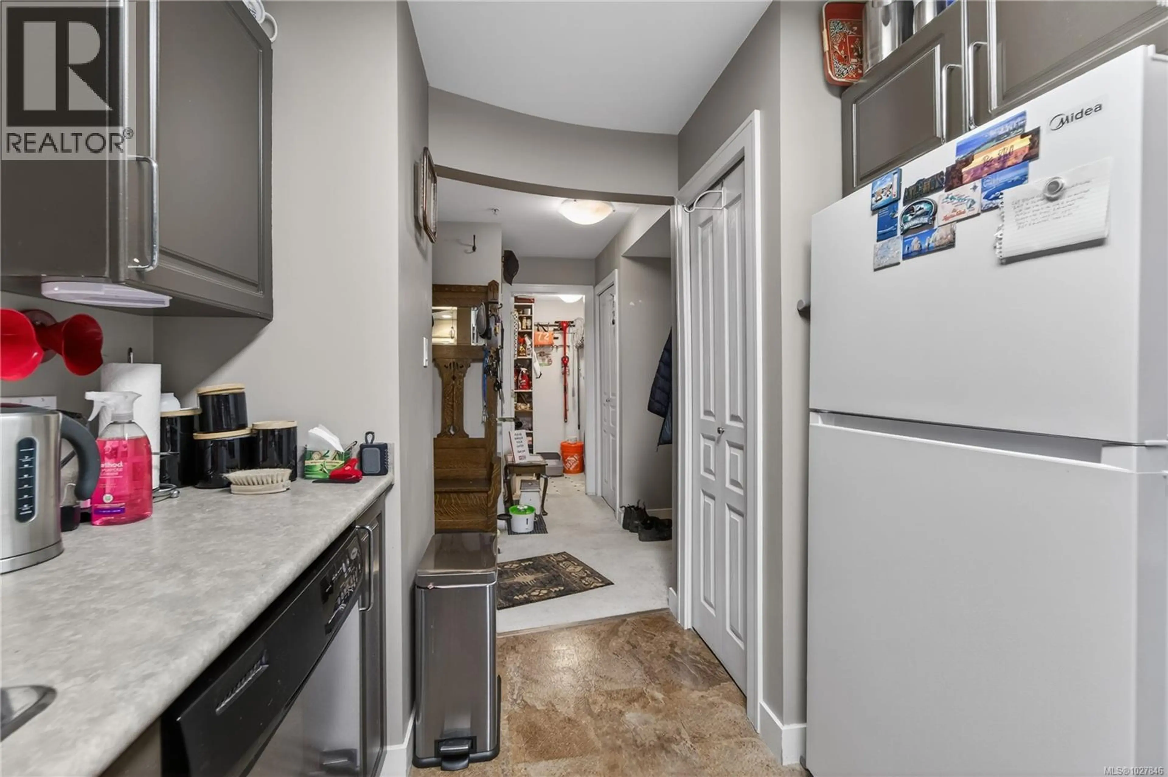 Property at #204 799 BLACKBERRY RD, Saanich, BC