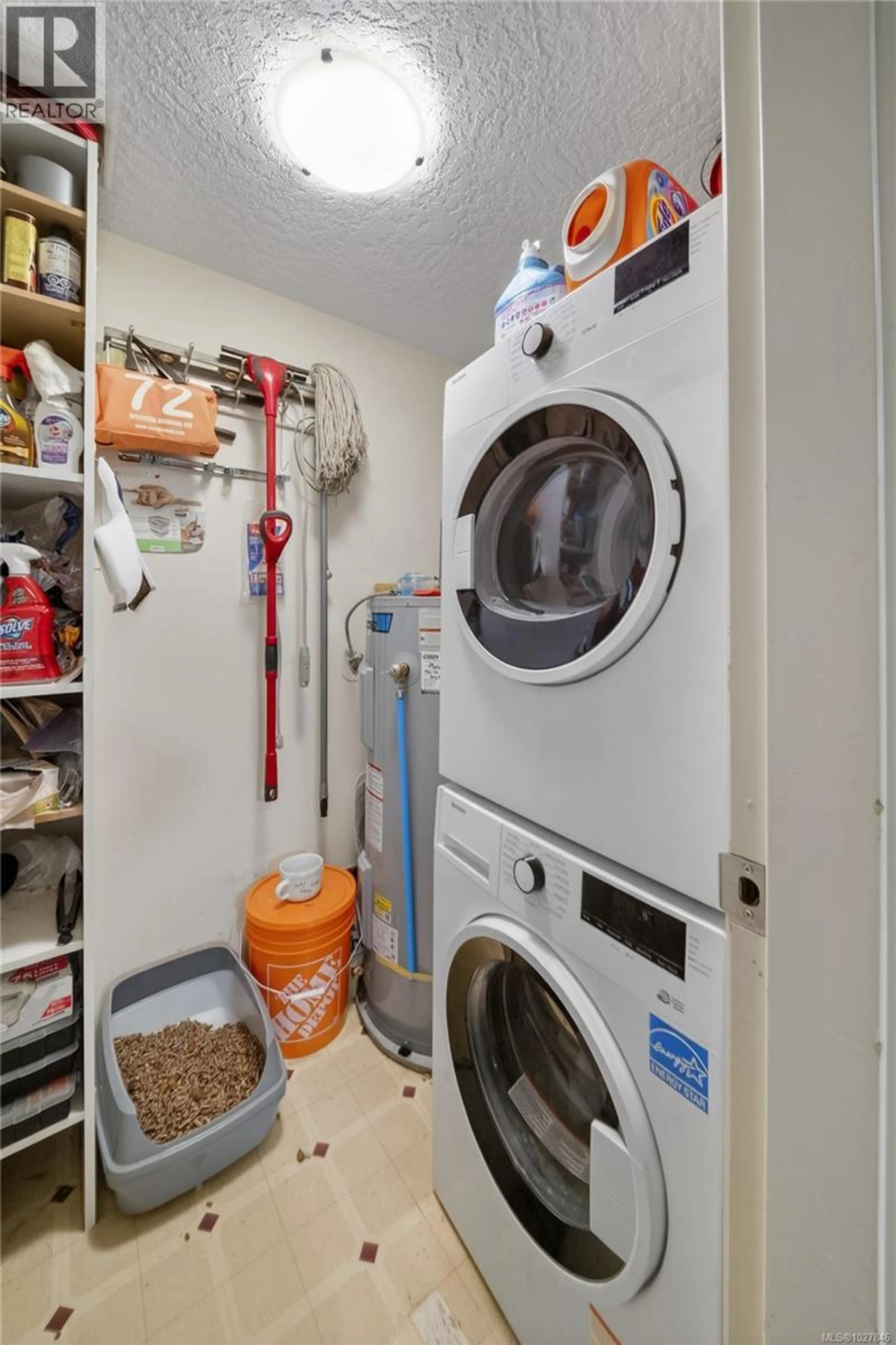 Property at #204 799 BLACKBERRY RD, Saanich, BC