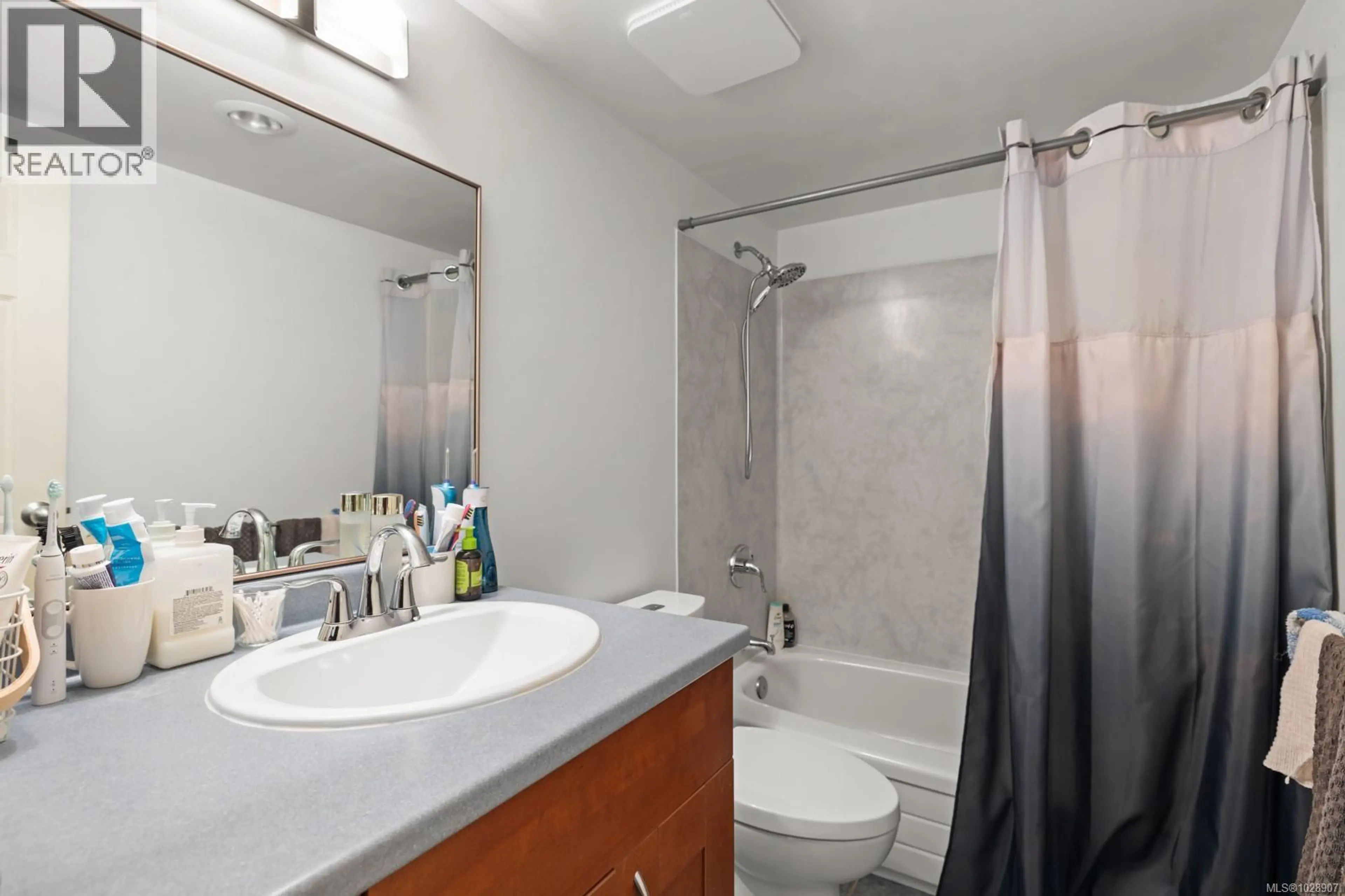 Property at #215 3255 GLASGOW AVE, Saanich, BC