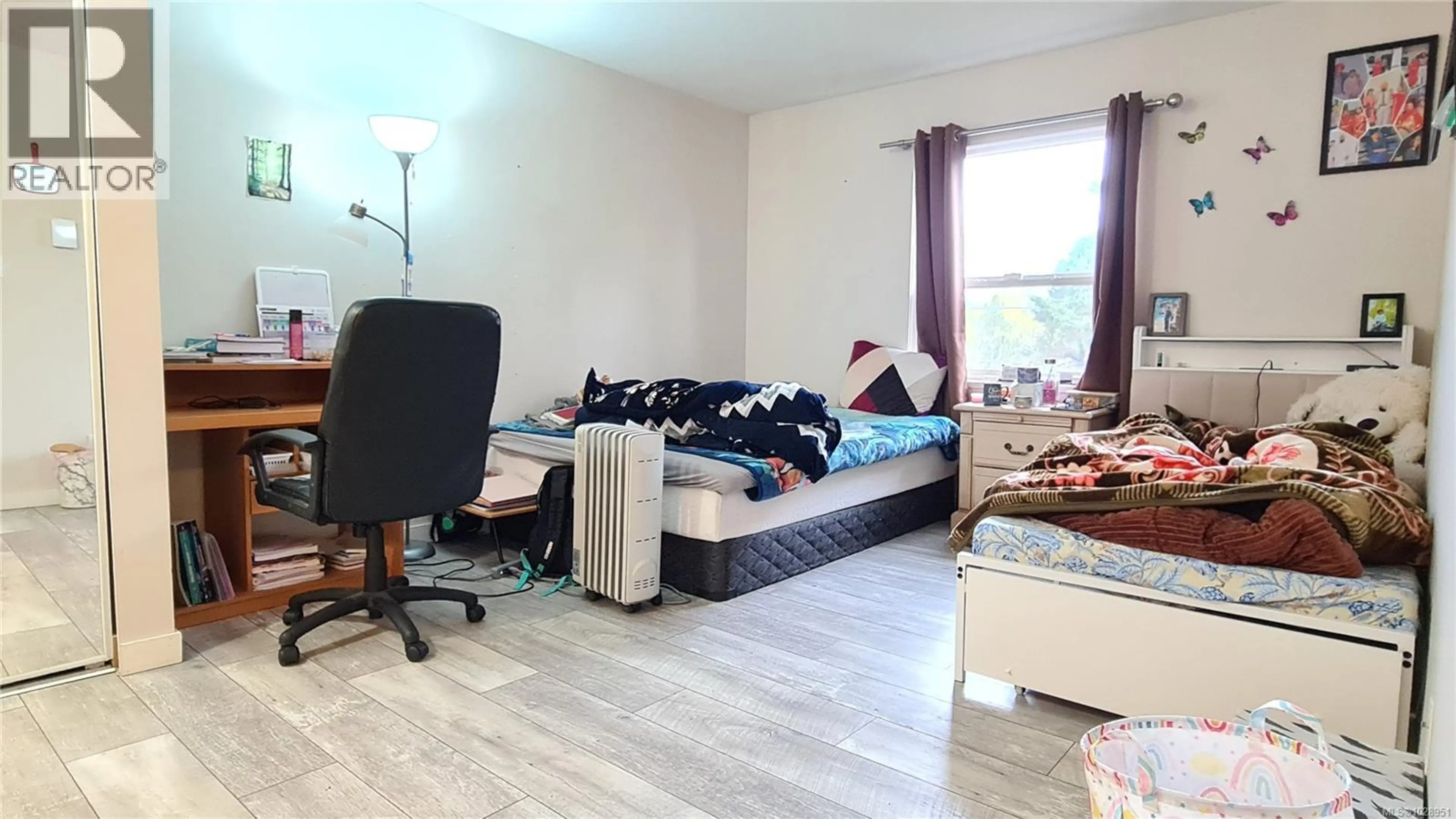 Property at #202 1725 CEDAR HILL CROSS RD, Saanich, BC