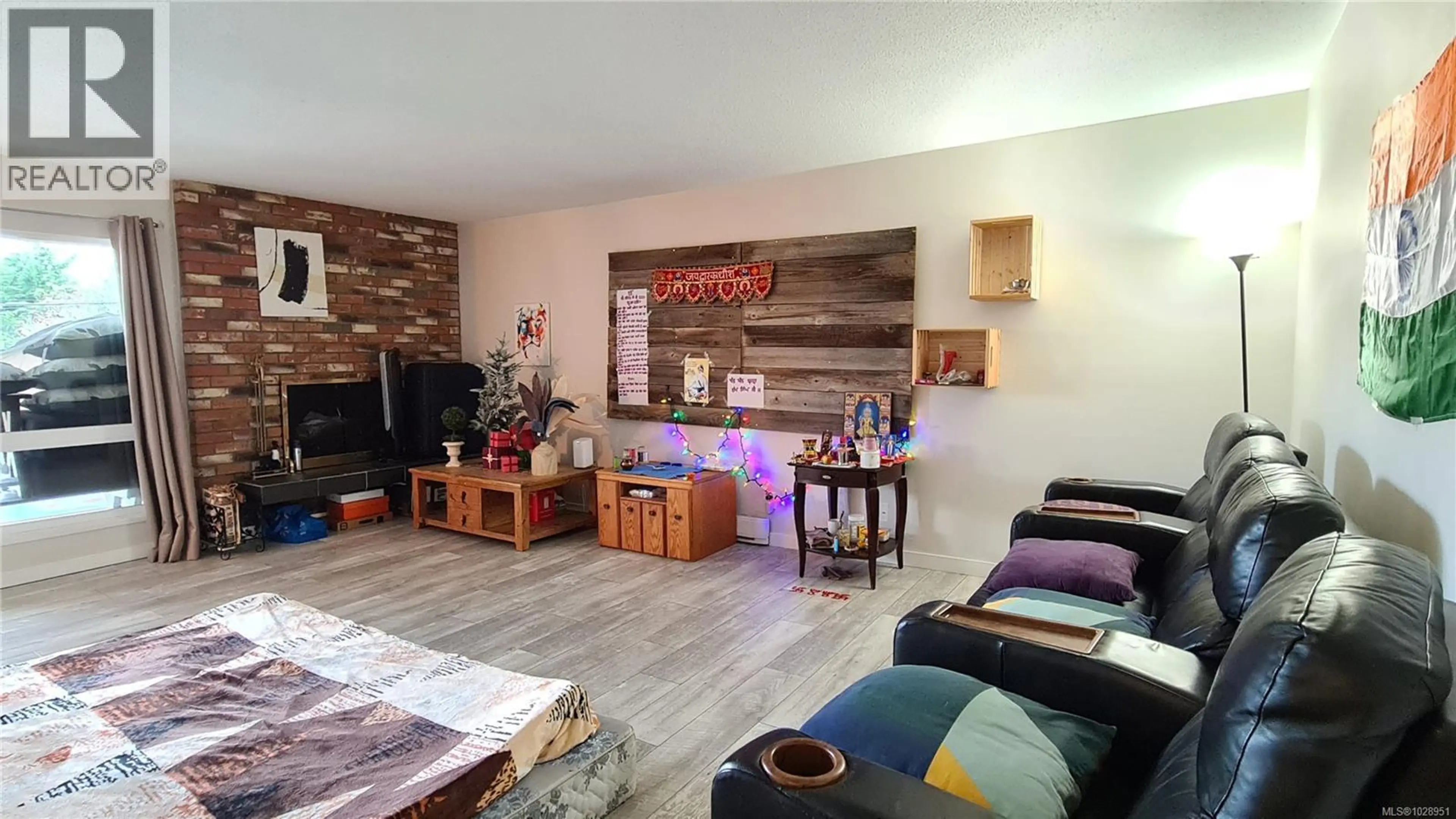 Property at #202 1725 CEDAR HILL CROSS RD, Saanich, BC