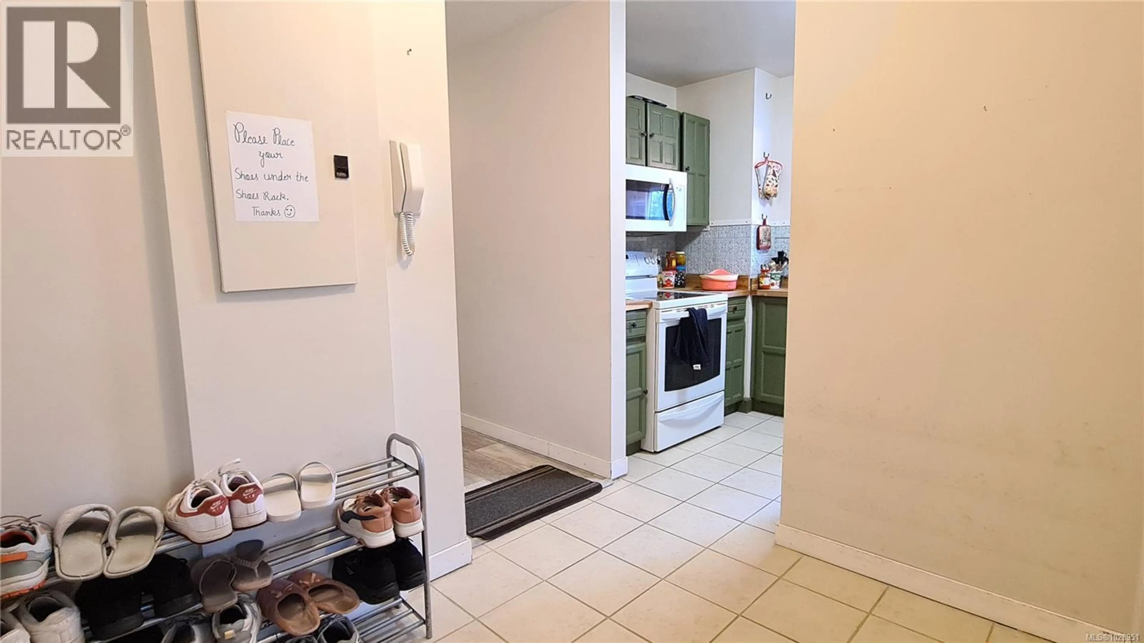 Property at #202 1725 CEDAR HILL CROSS RD, Saanich, BC