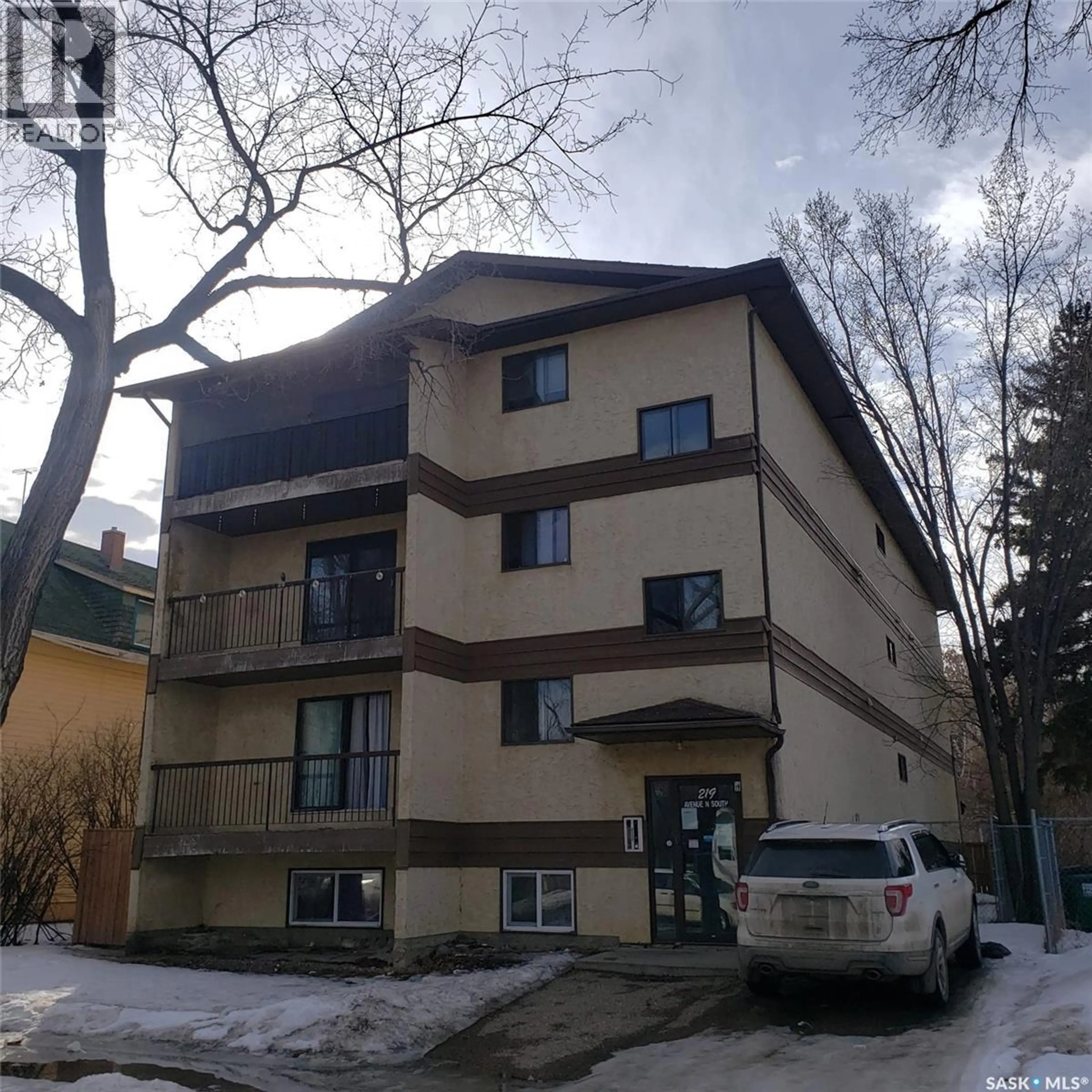 Property at 219 N AVENUE S, Saskatoon, SK