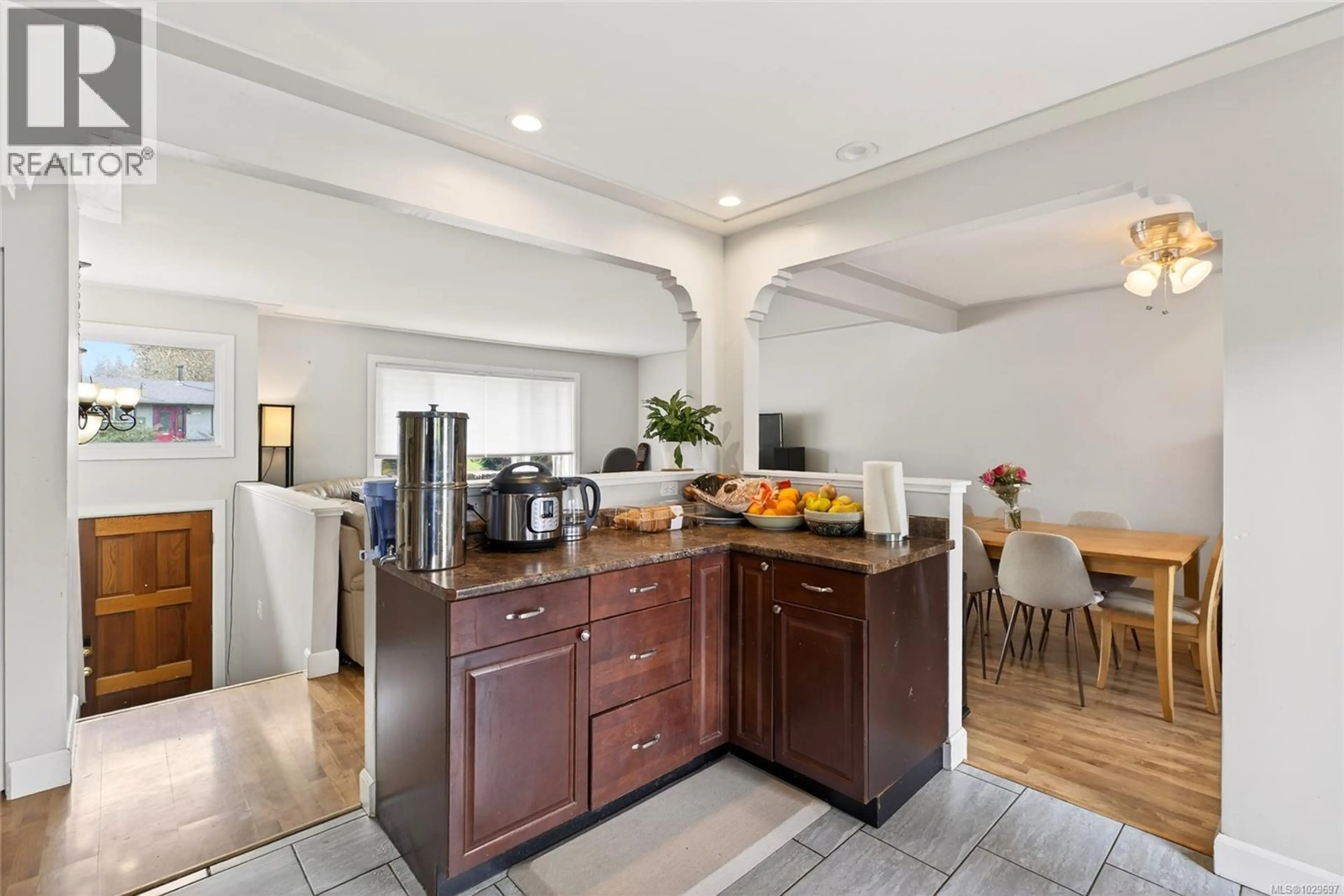 Property at 30 ROD & GUN RD, Courtenay, BC