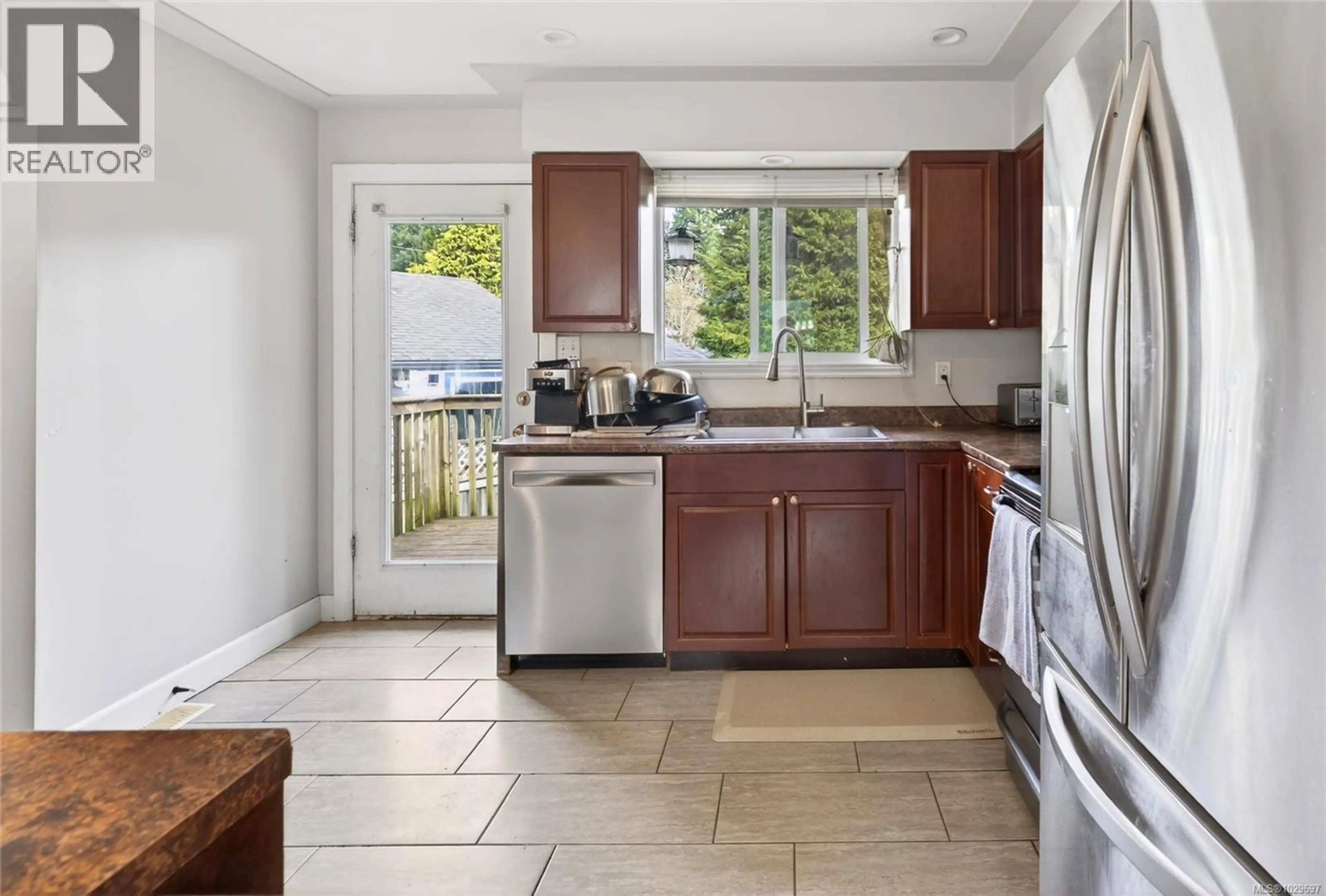 Property at 30 ROD & GUN RD, Courtenay, BC