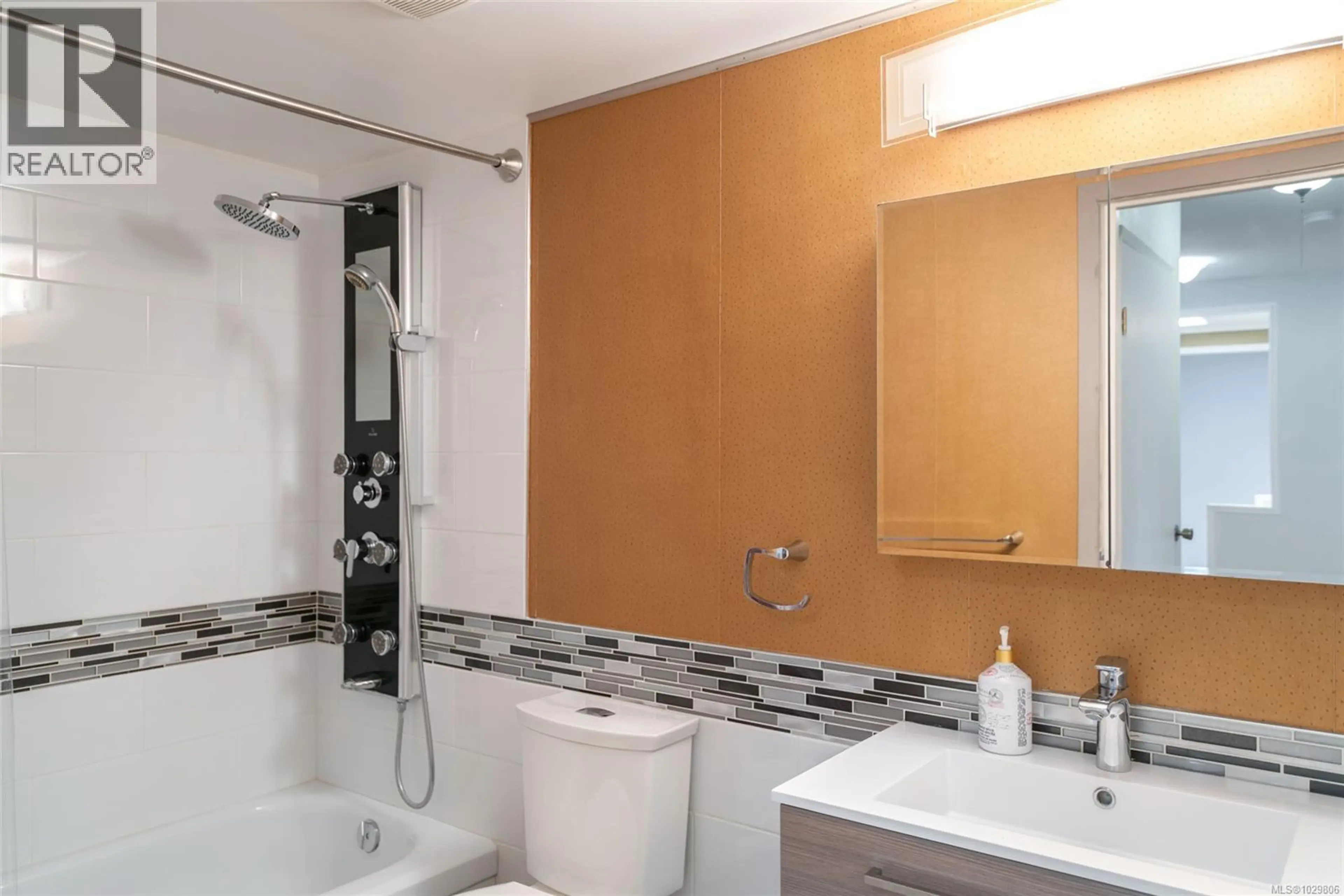 Property at #305 363 MORISON AVE, Parksville, BC