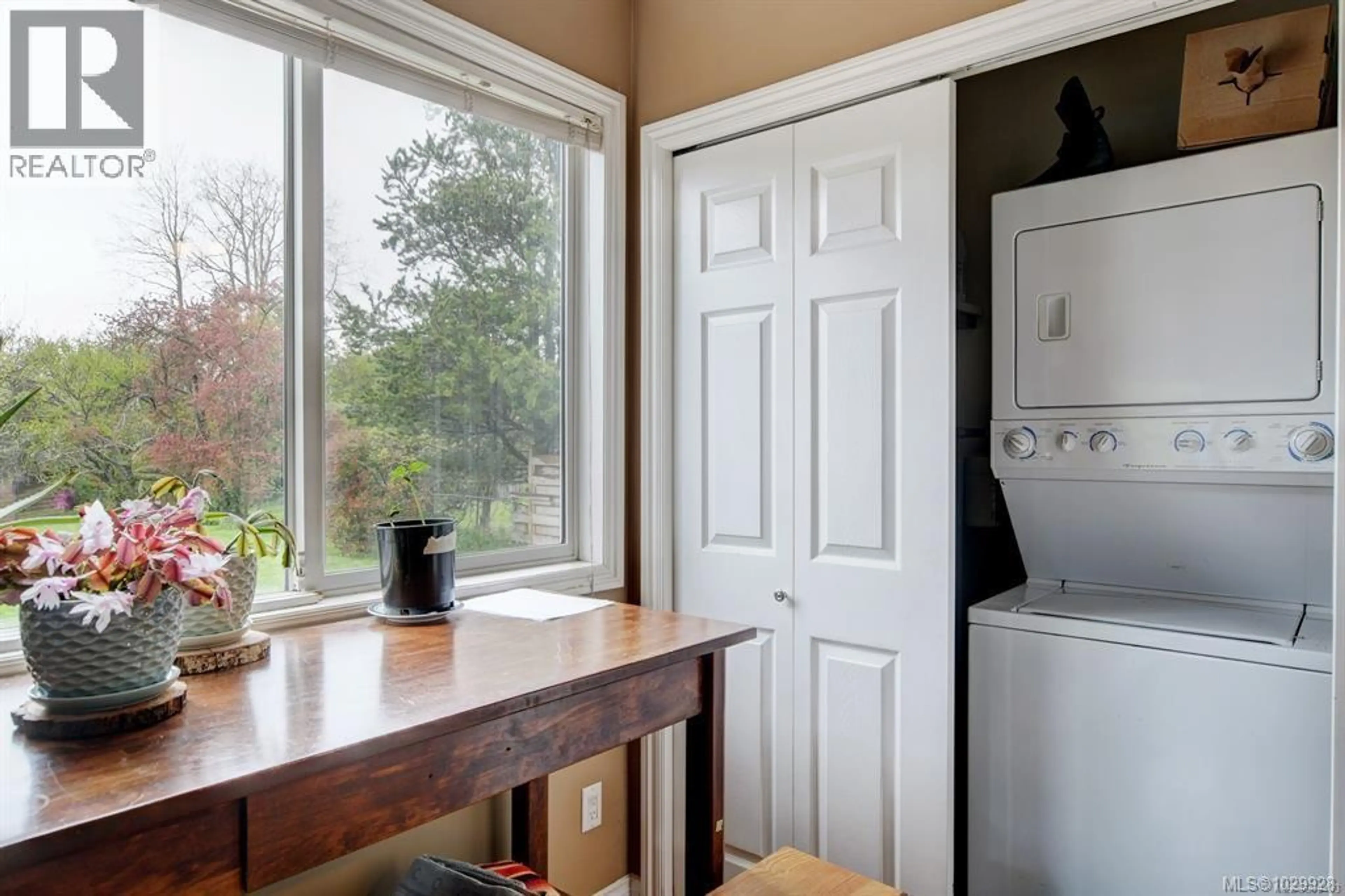 Property at 2926 COLQUITZ AVE, Saanich, BC