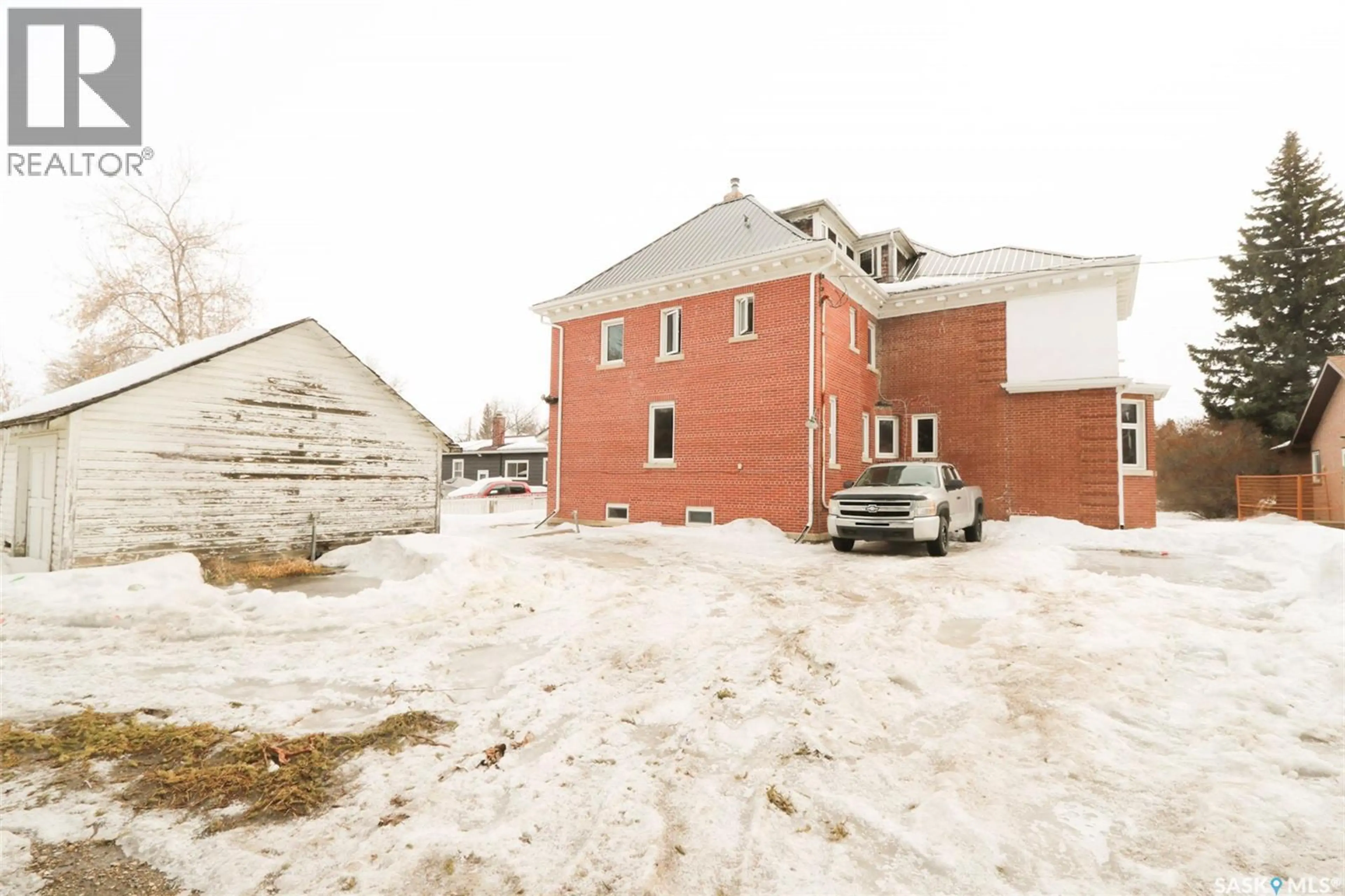 Property at 27 DUNLOP STREET E, Yorkton, SK