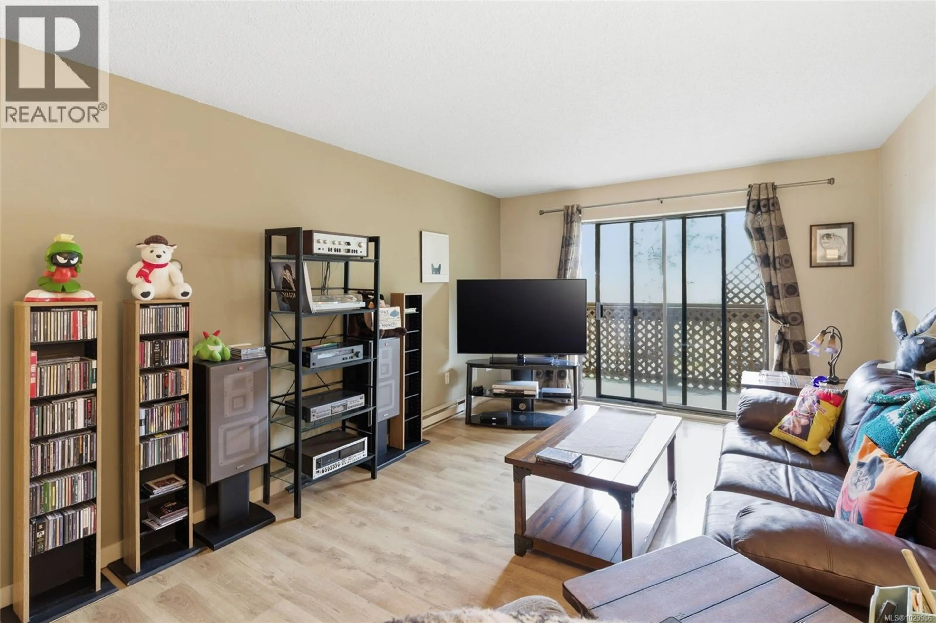 Property at #302 4728 UPLANDS DR, Nanaimo, BC