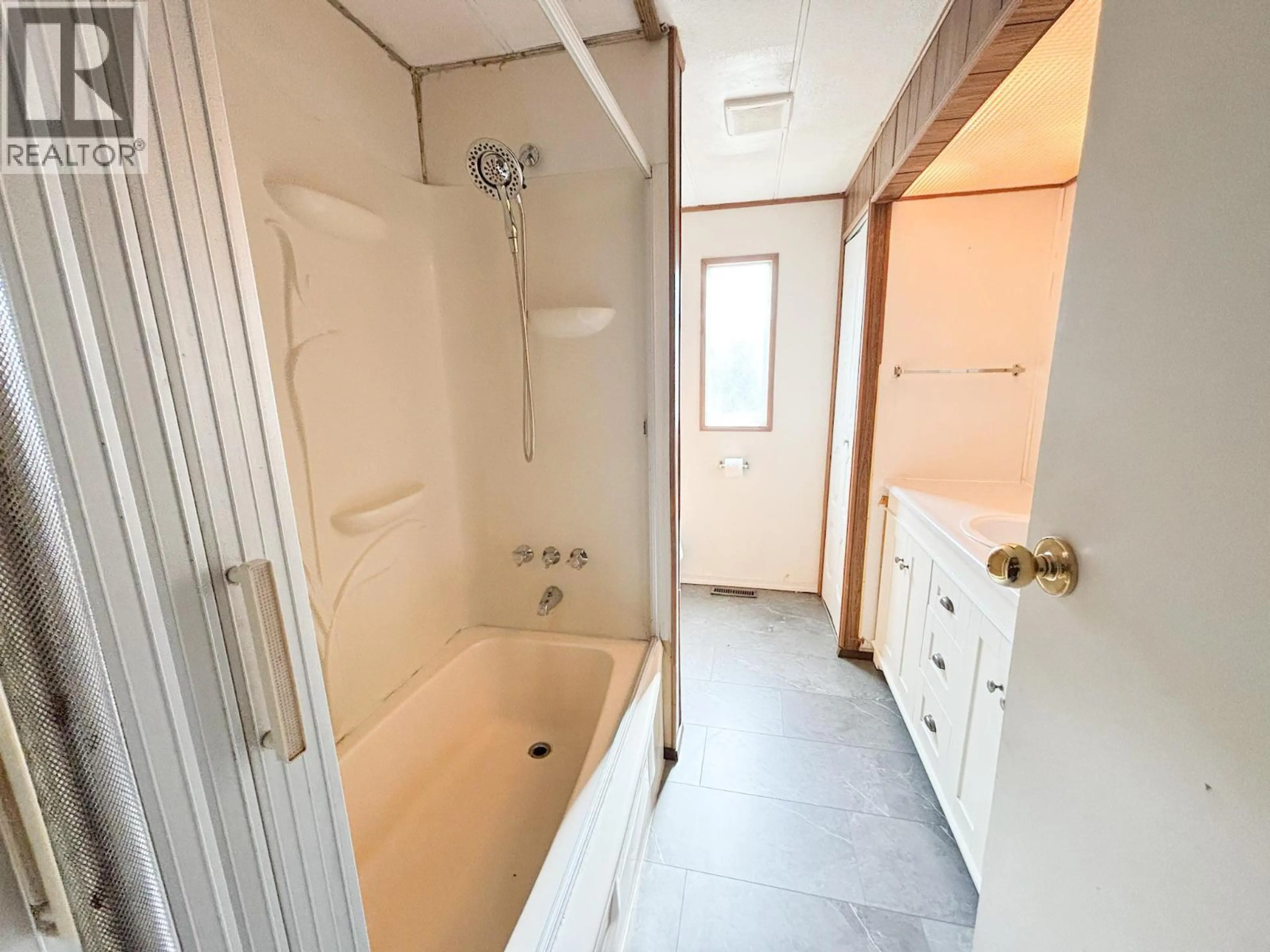 Property at #5 ROYAL OAK DRIVE UNIT# 5, Salmo, BC