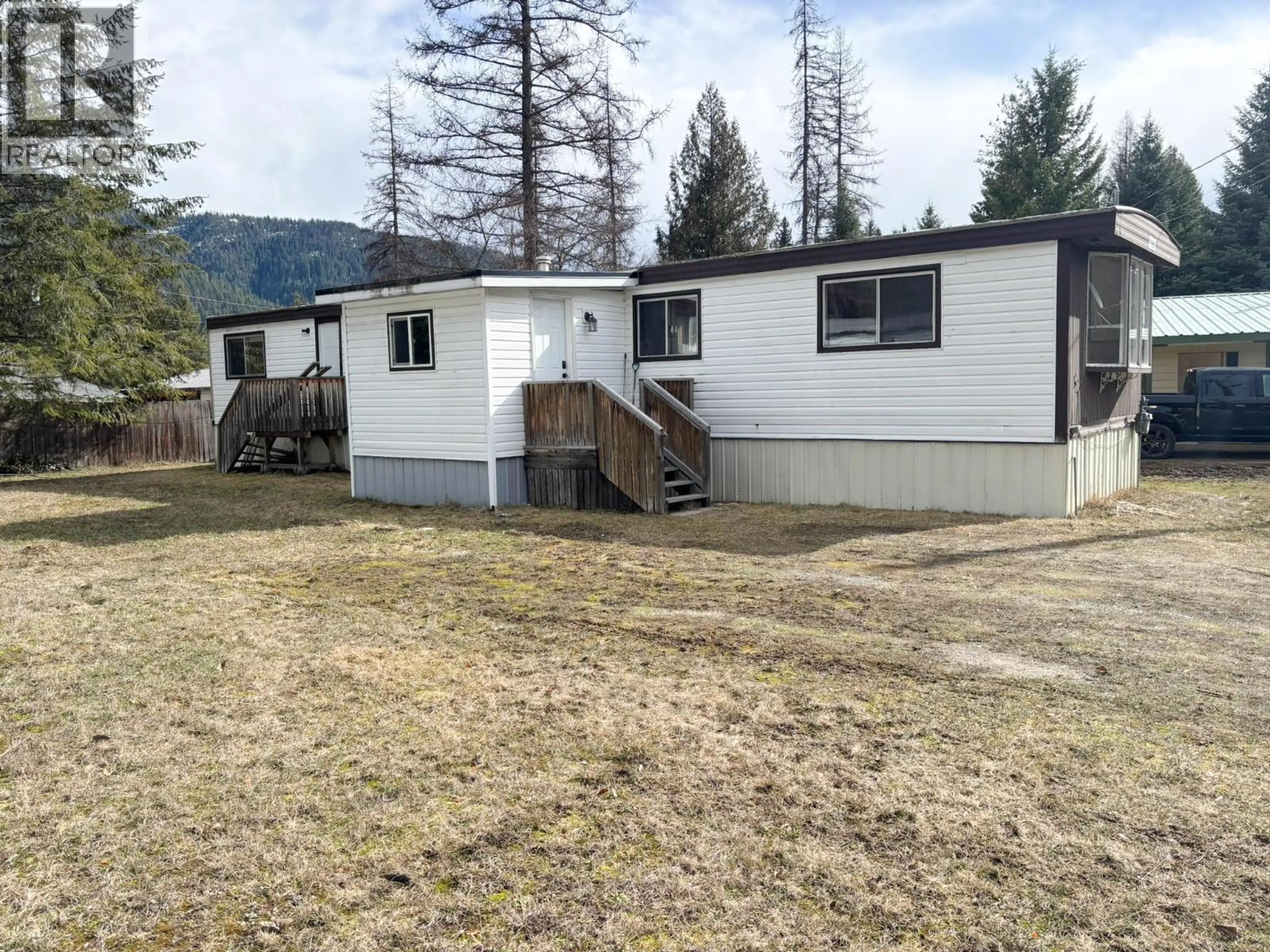 Property at #5 ROYAL OAK DRIVE UNIT# 5, Salmo, BC