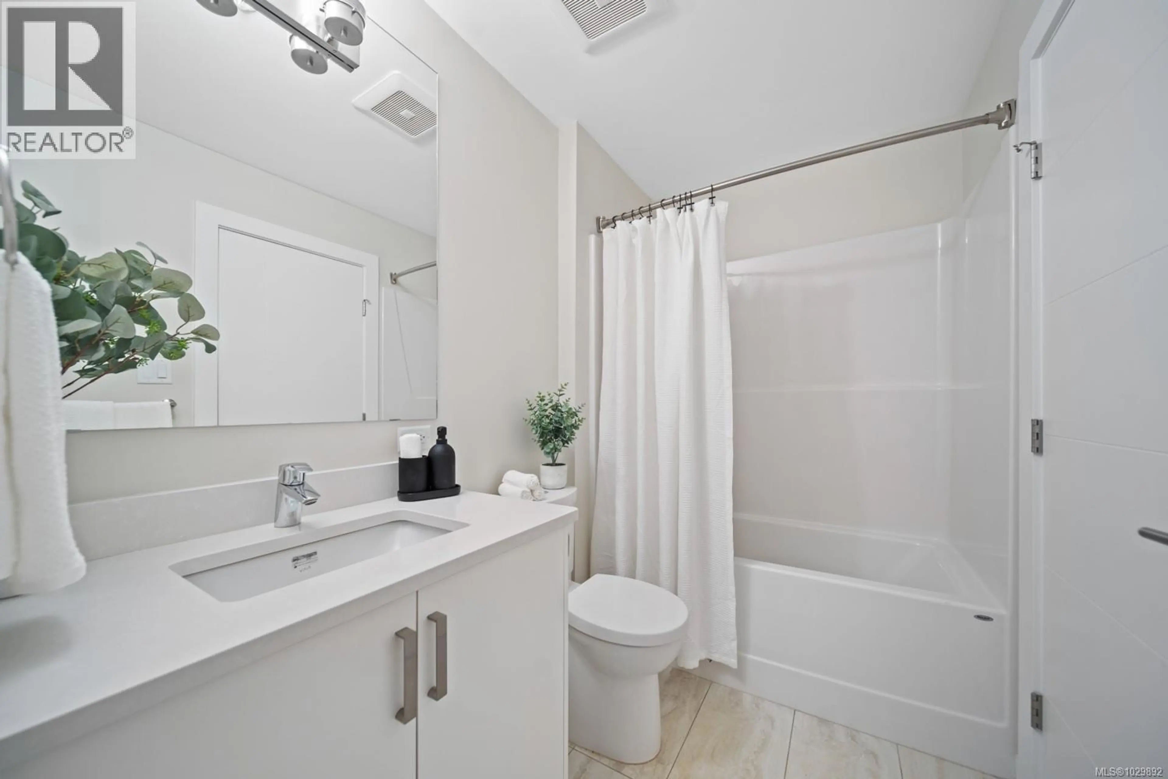 Property at #205 91 CHAPEL ST, Nanaimo, BC