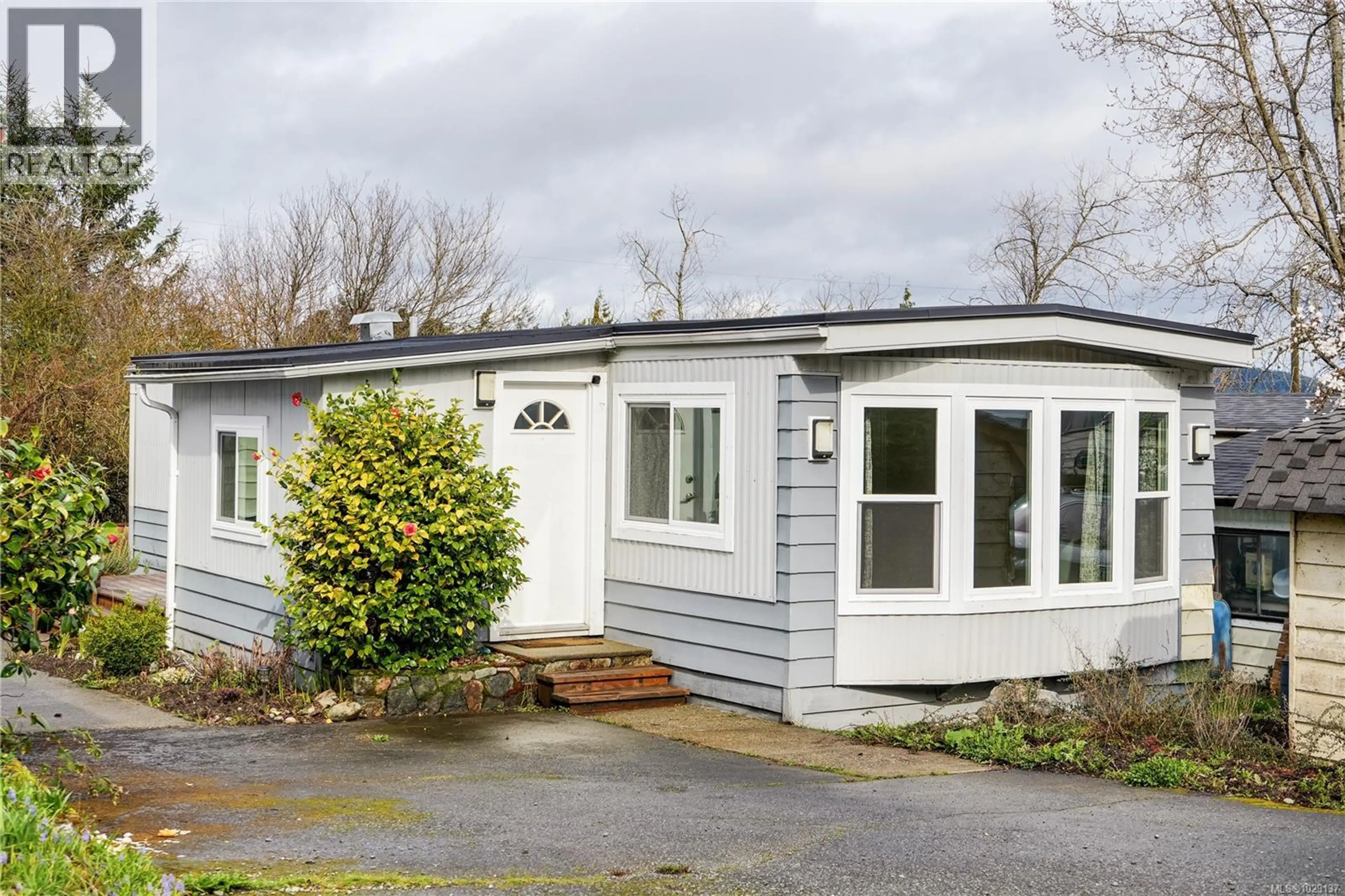 Property at #5 70 COOPER RD, View Royal, BC