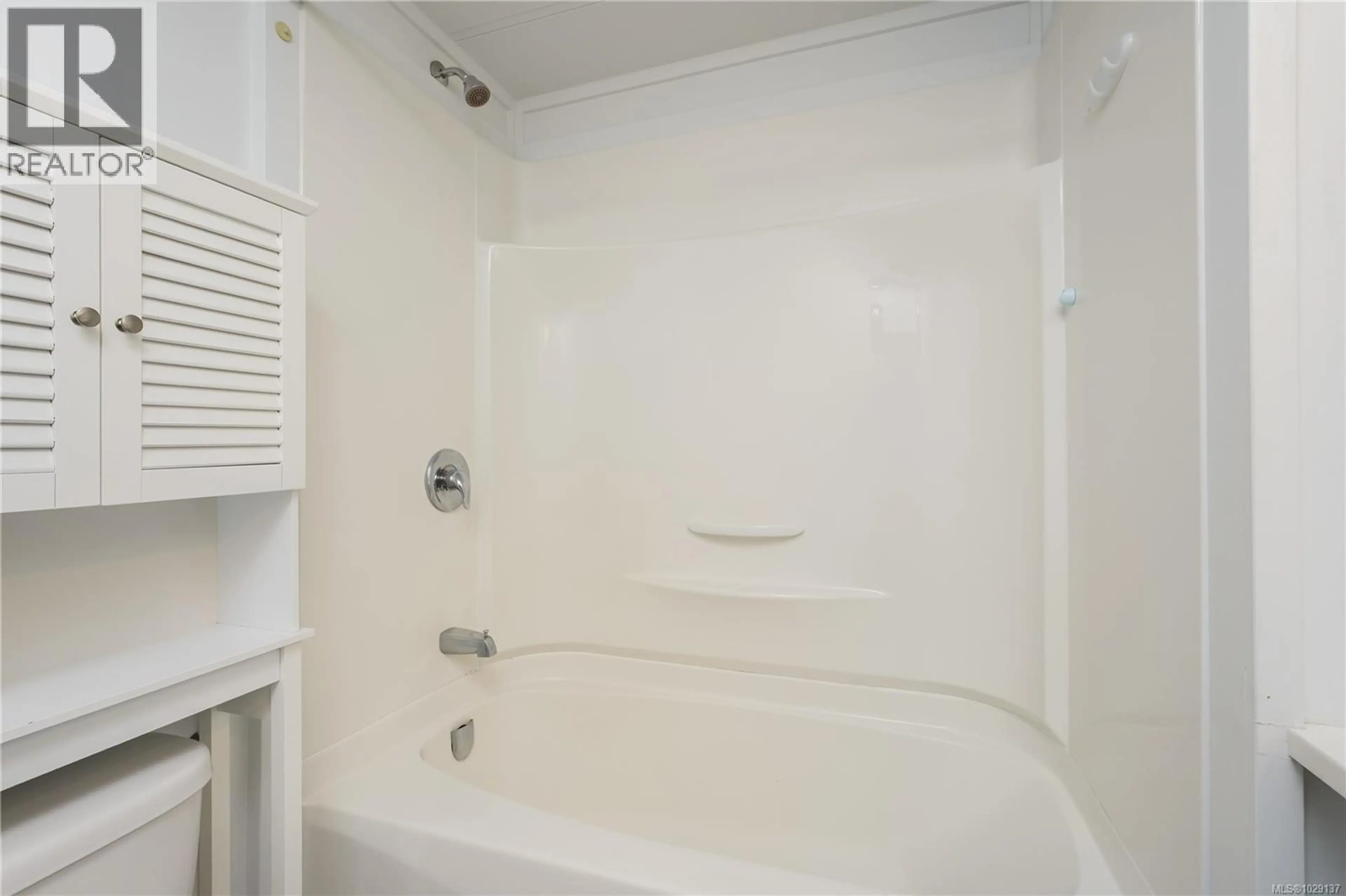 Property at #5 70 COOPER RD, View Royal, BC