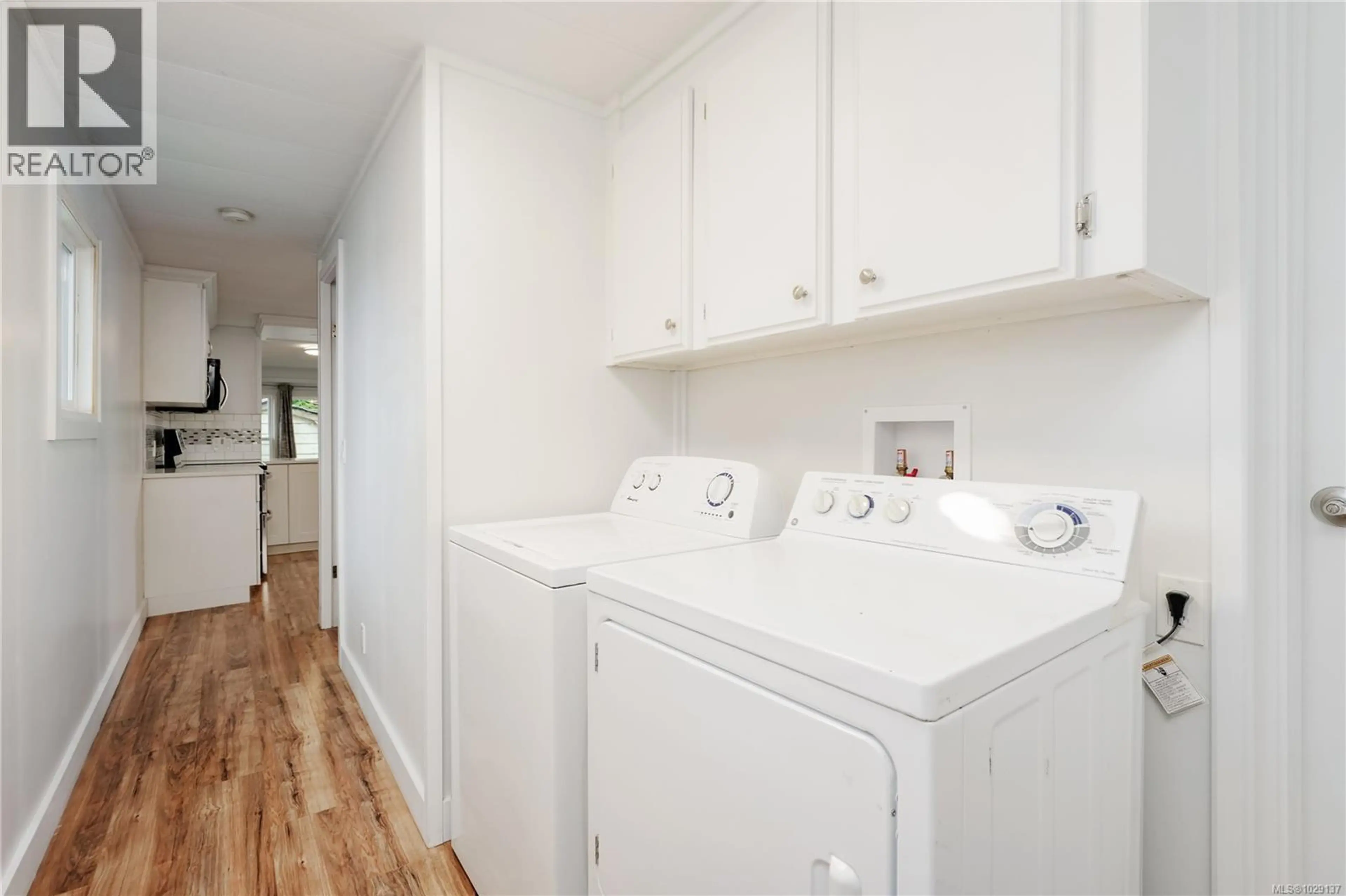 Property at #5 70 COOPER RD, View Royal, BC