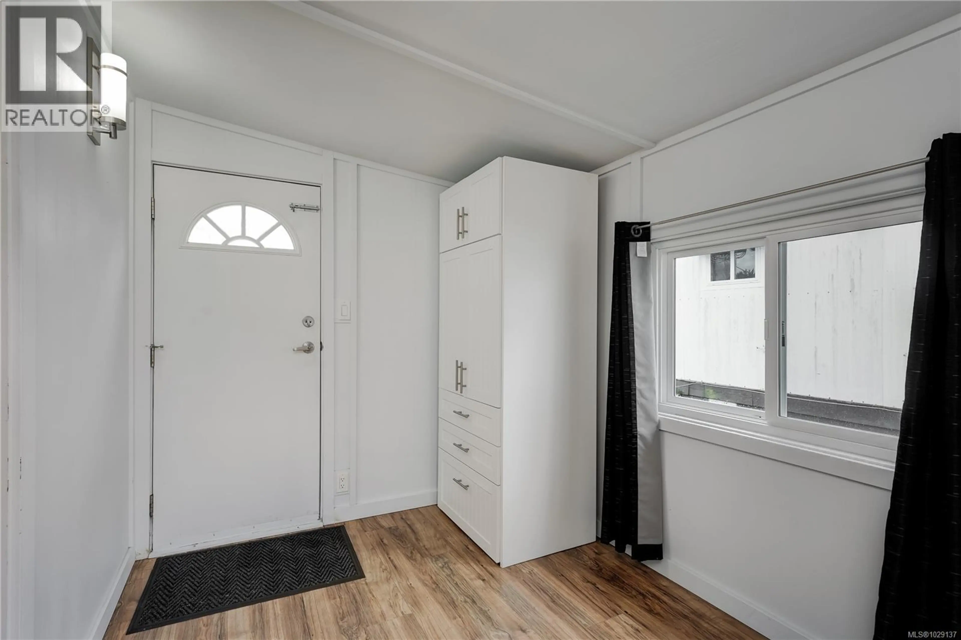 Property at #5 70 COOPER RD, View Royal, BC