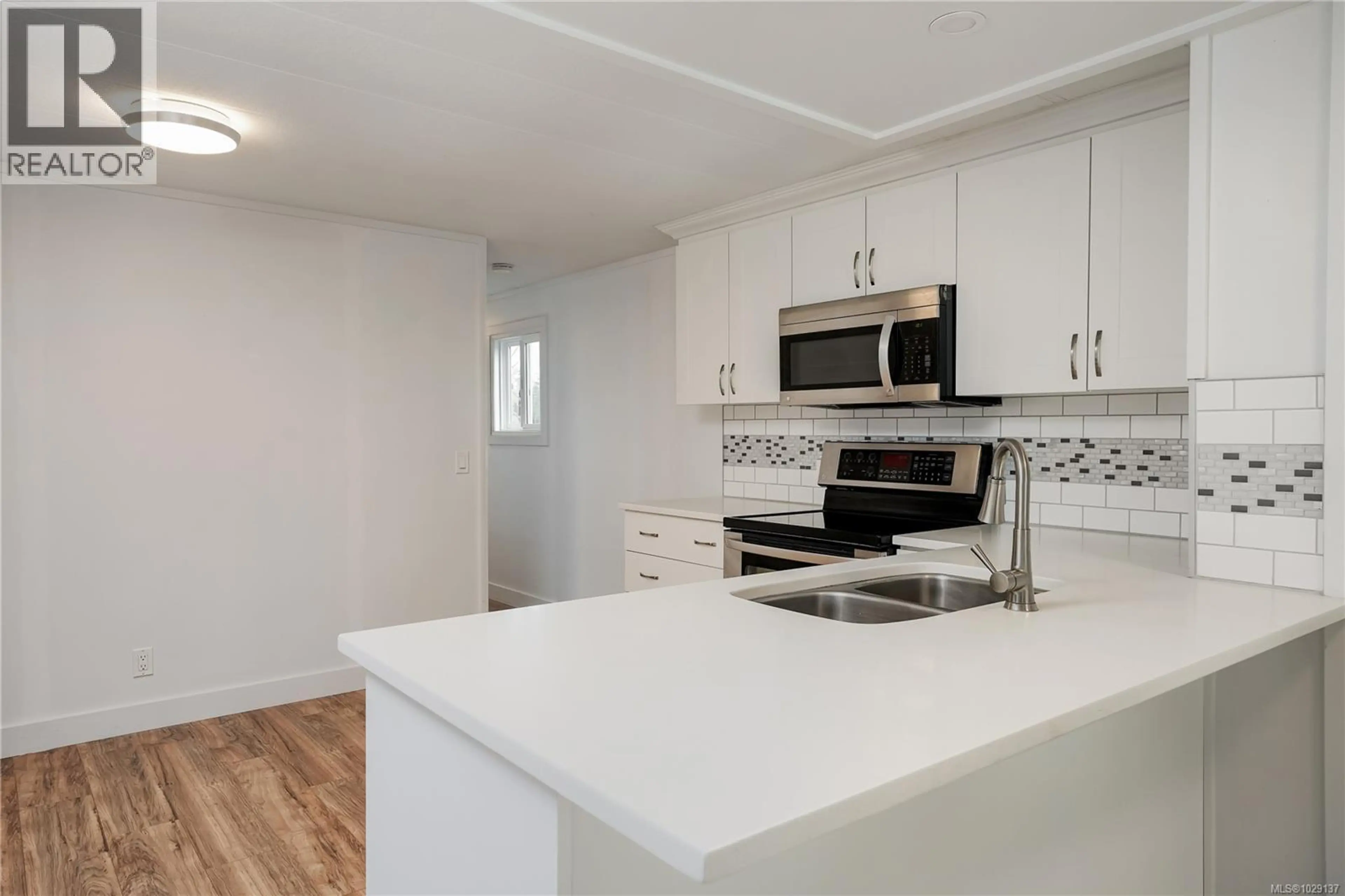 Property at #5 70 COOPER RD, View Royal, BC