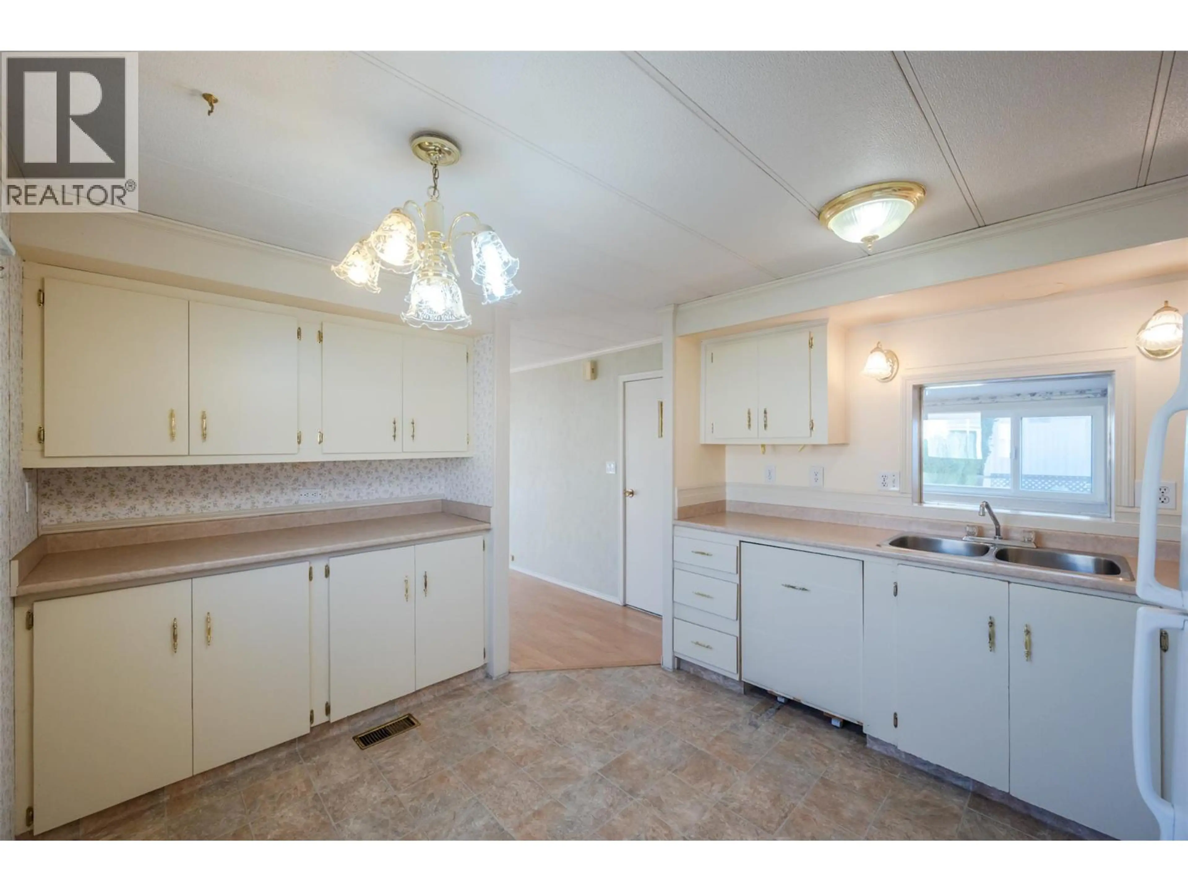 Property at #97 98 OKANAGAN AVENUE E, Penticton, BC