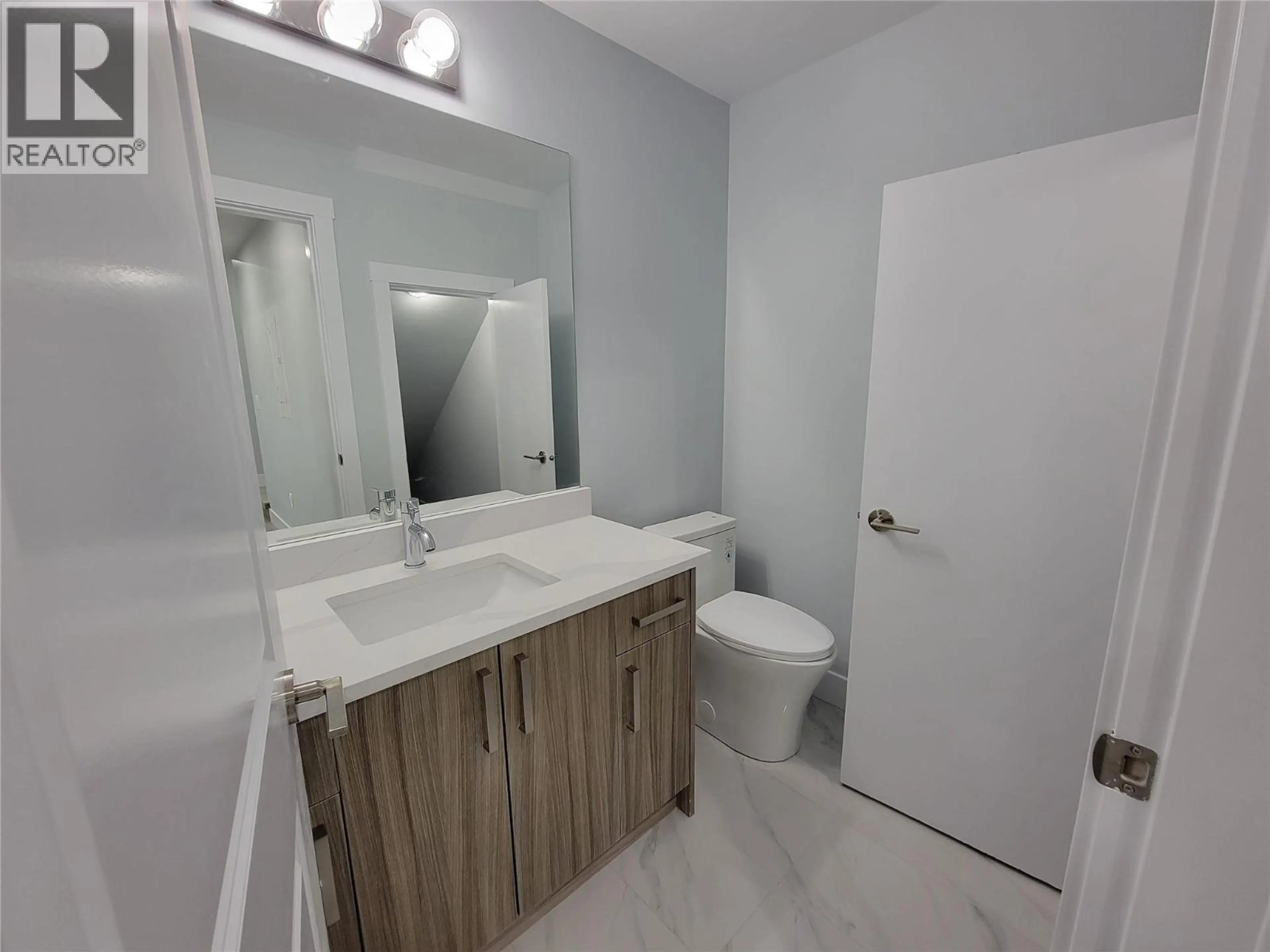 Property at #1 1046 MARTIN AVENUE, Kelowna, BC