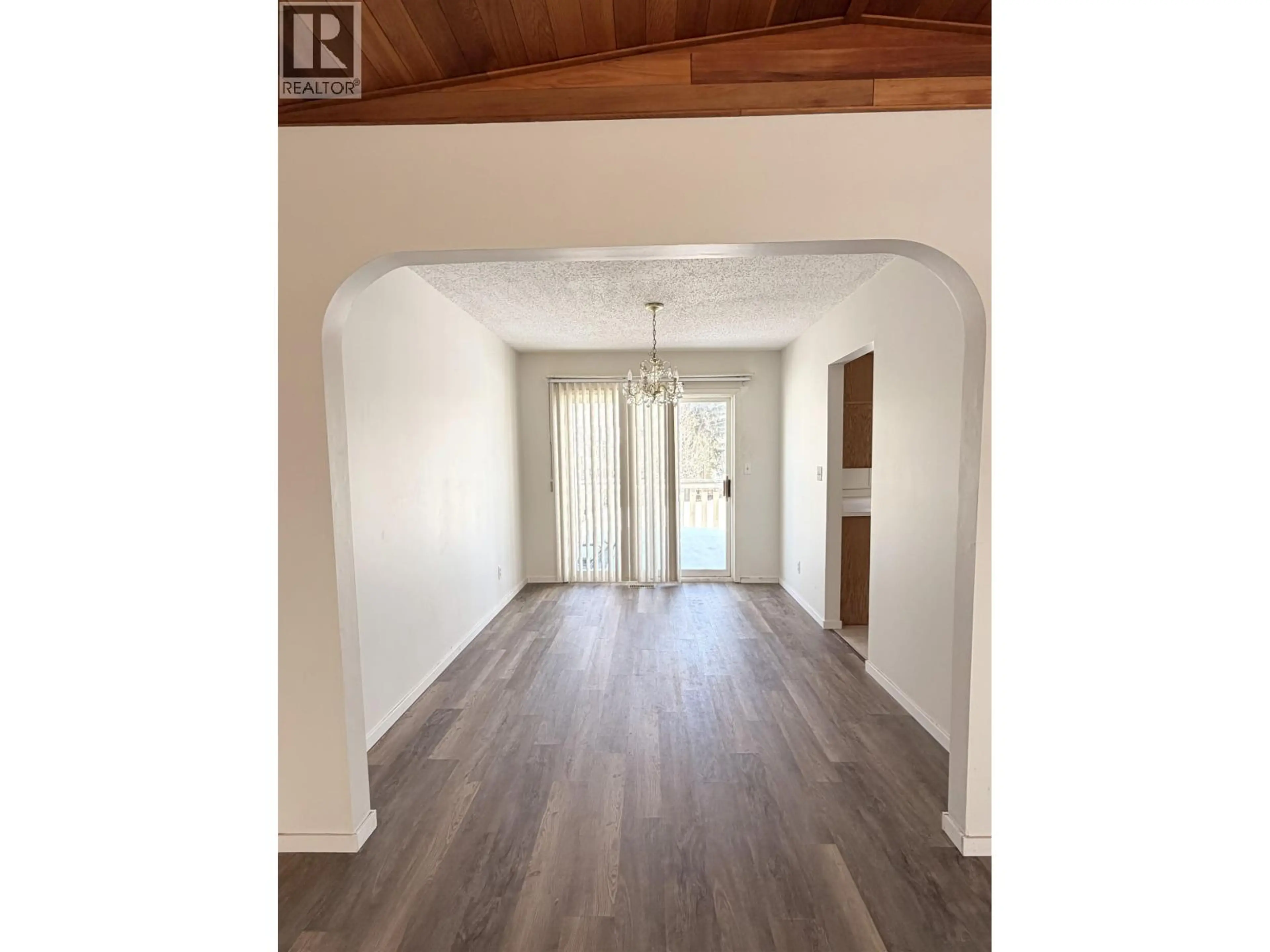 Property at 5 MUNRO CRESCENT, Mackenzie, BC