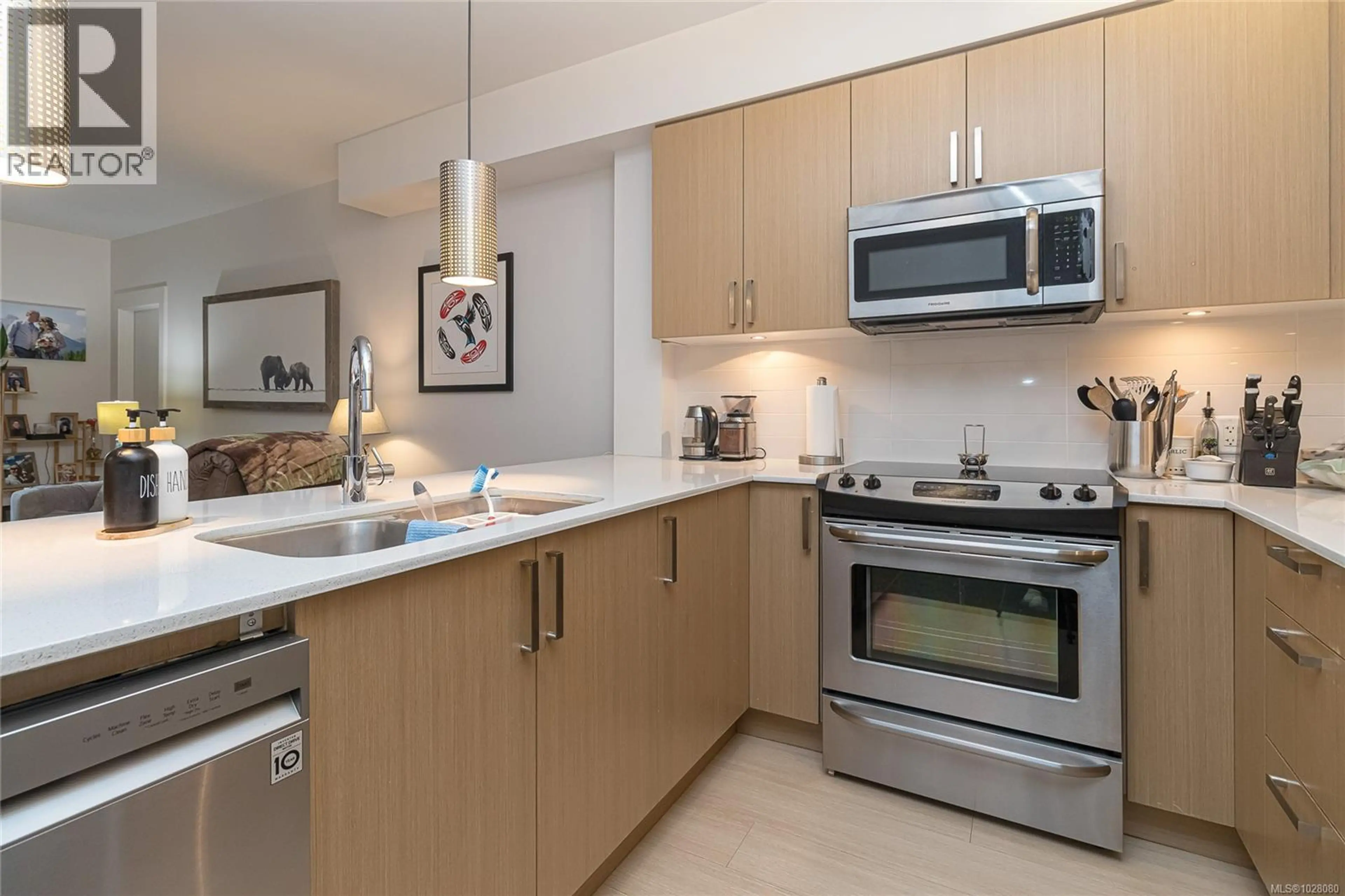 Property at #303 286 WILFERT RD, View Royal, BC