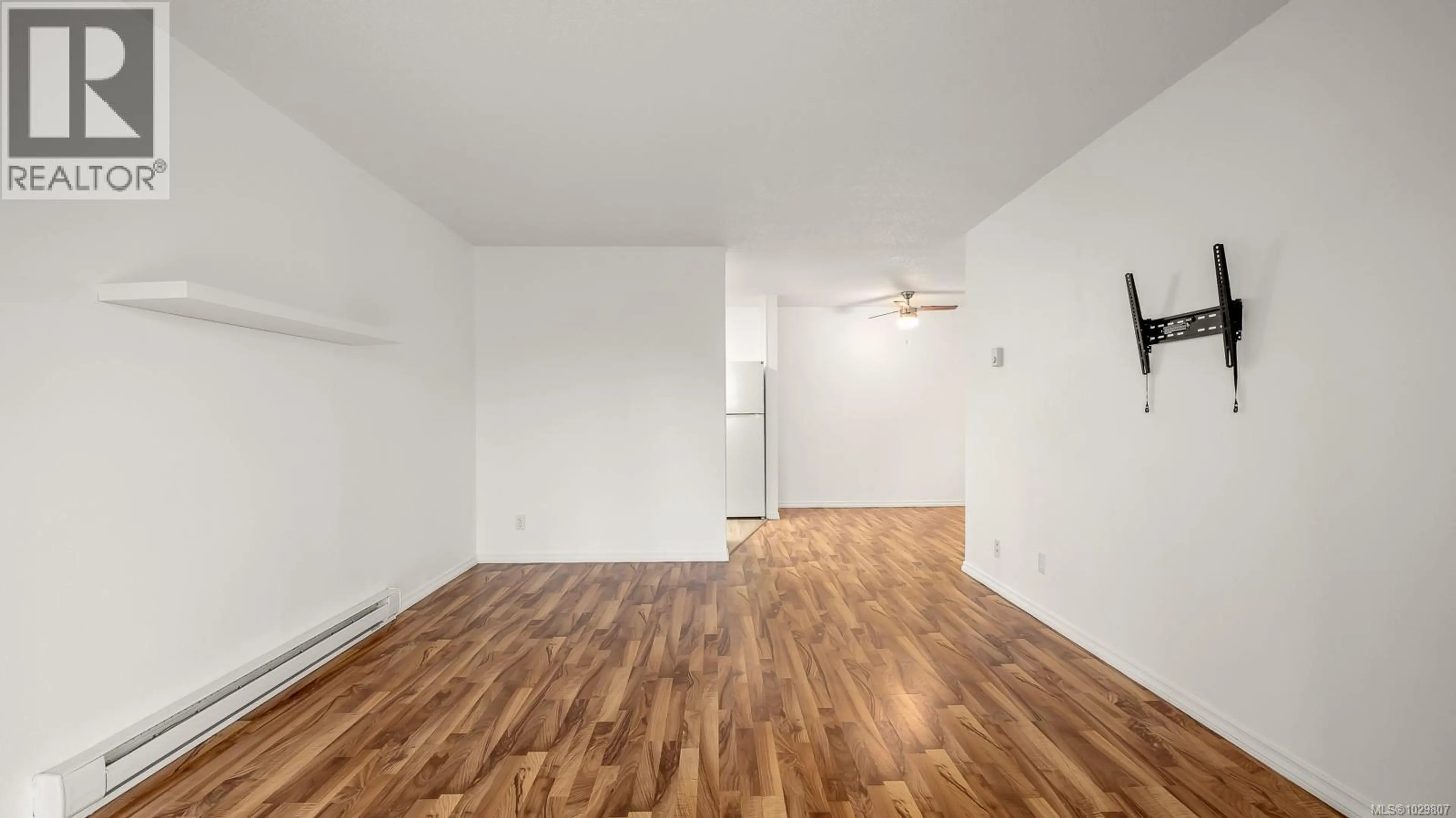 Property at #208 1130 WILLEMAR AVE, Courtenay, BC