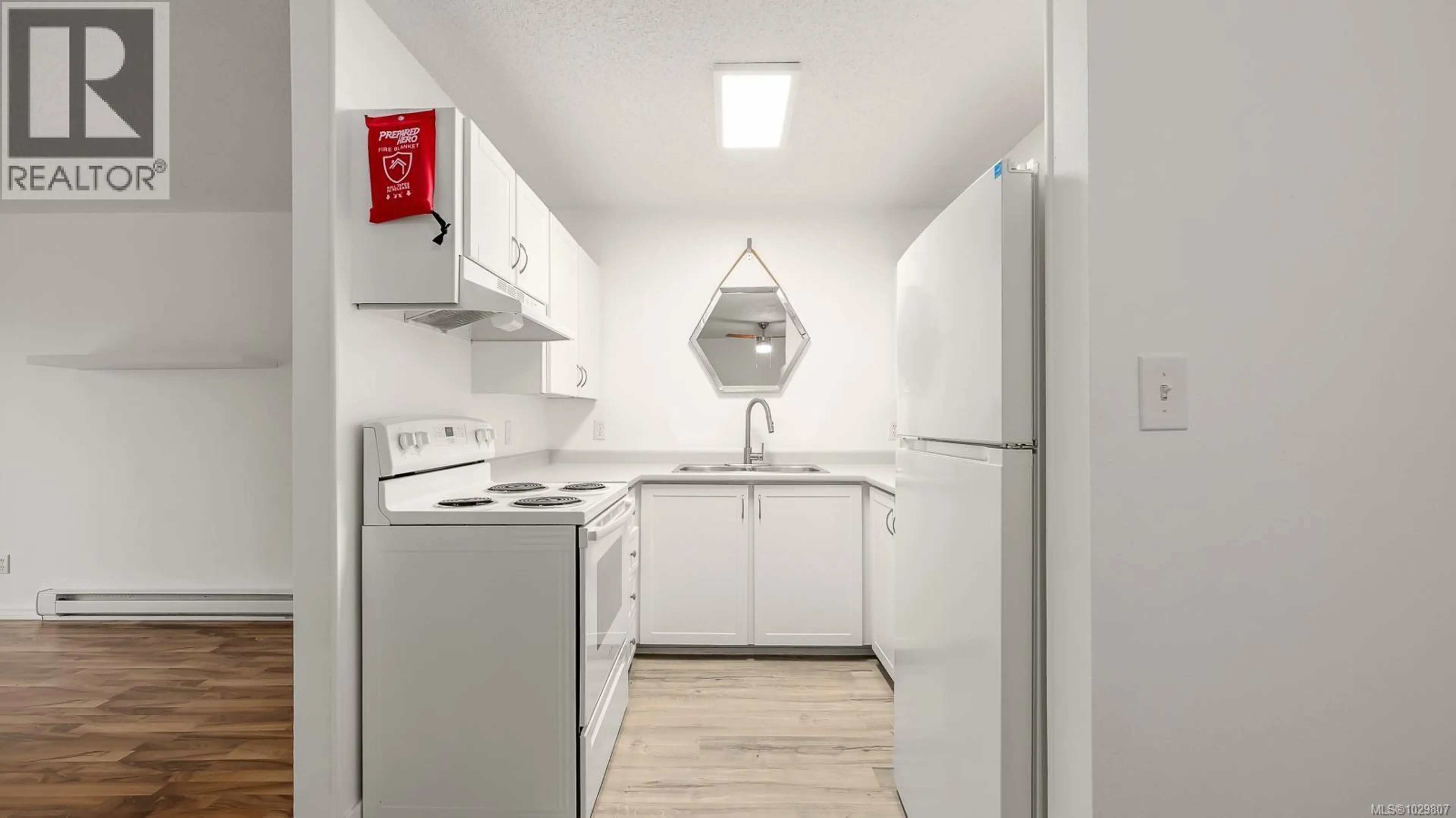 Property at #208 1130 WILLEMAR AVE, Courtenay, BC