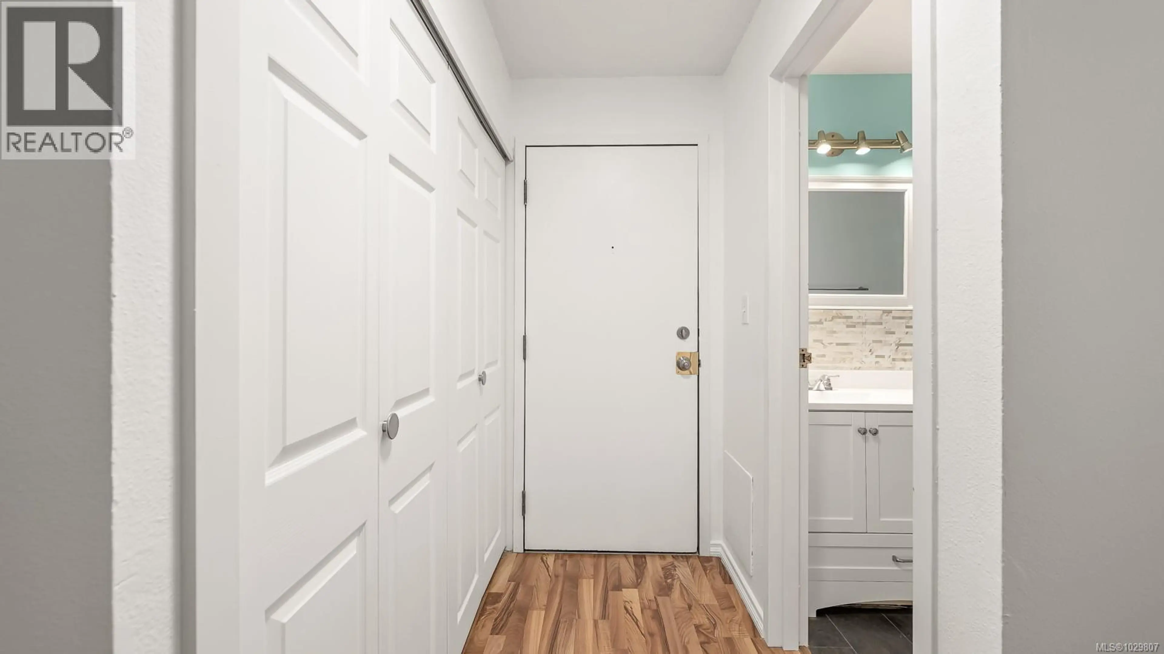 Property at #208 1130 WILLEMAR AVE, Courtenay, BC