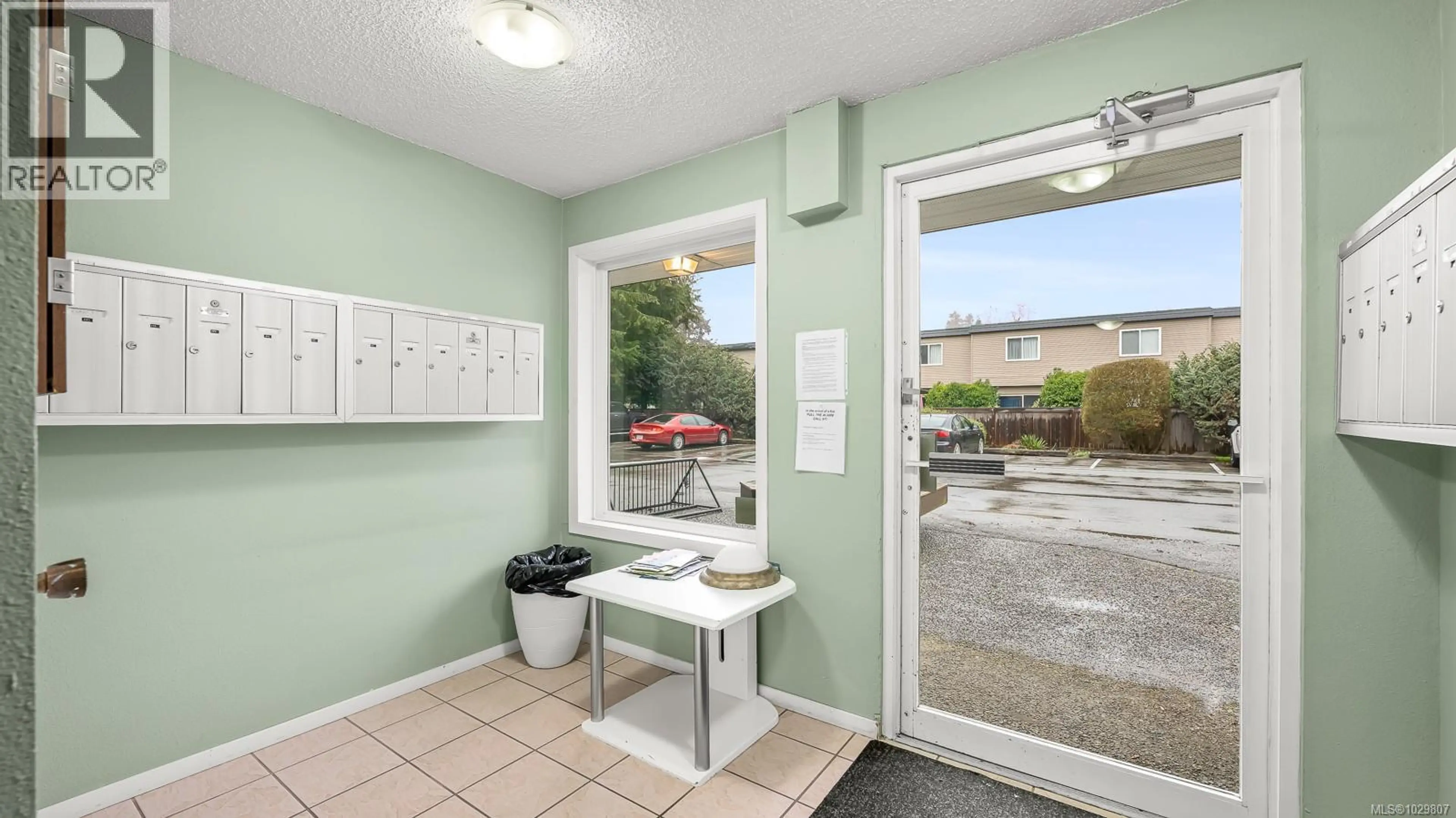 Property at #208 1130 WILLEMAR AVE, Courtenay, BC