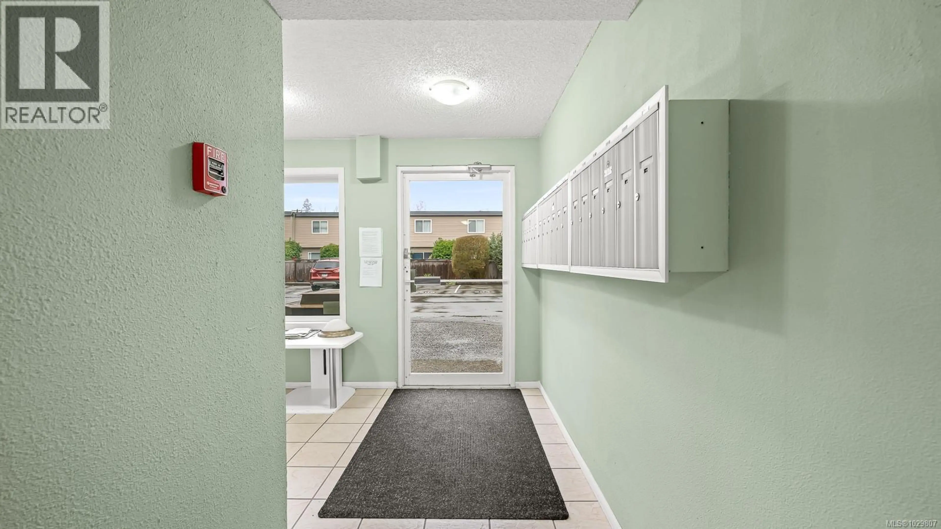 Property at #208 1130 WILLEMAR AVE, Courtenay, BC