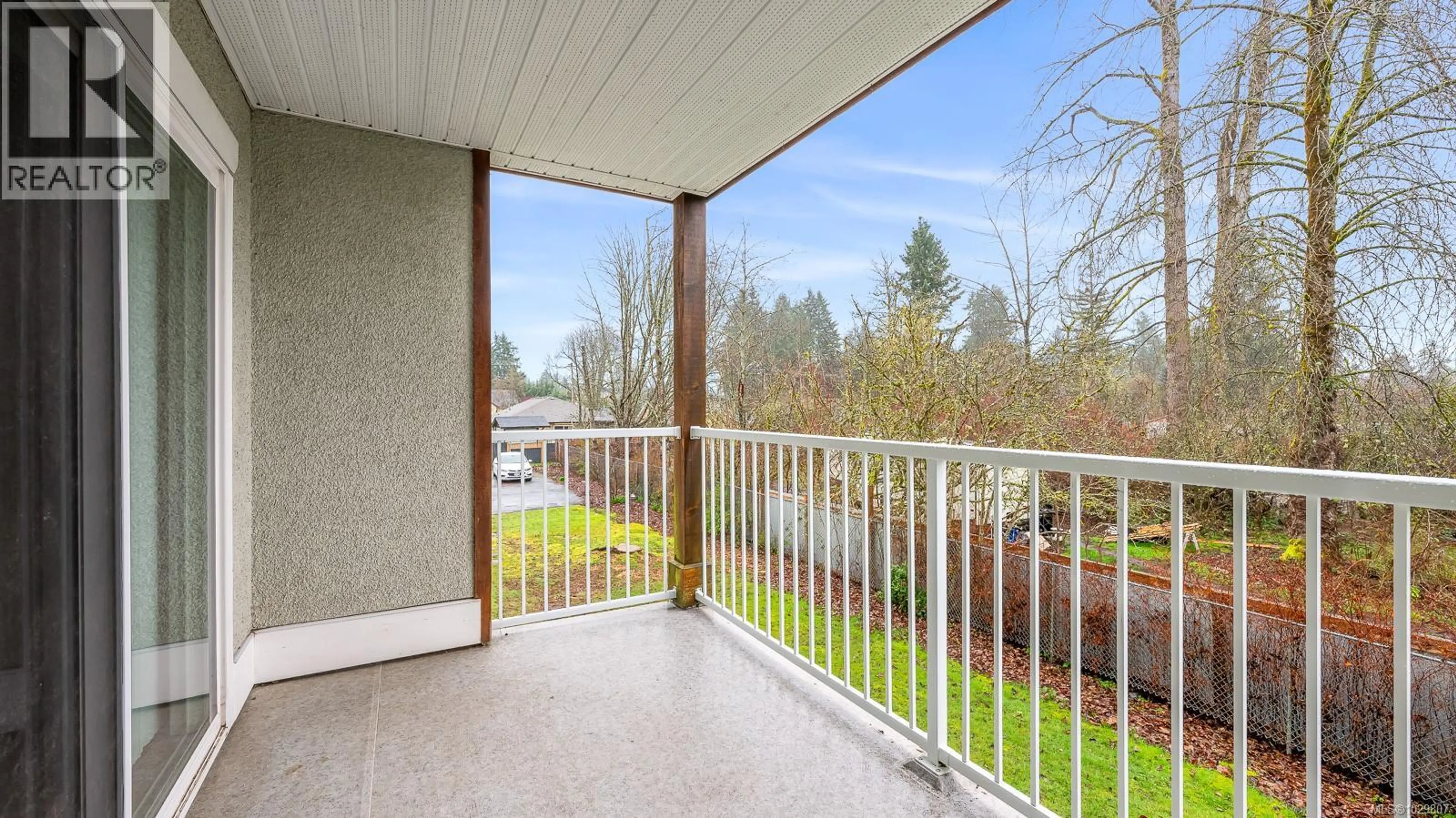 Property at #208 1130 WILLEMAR AVE, Courtenay, BC