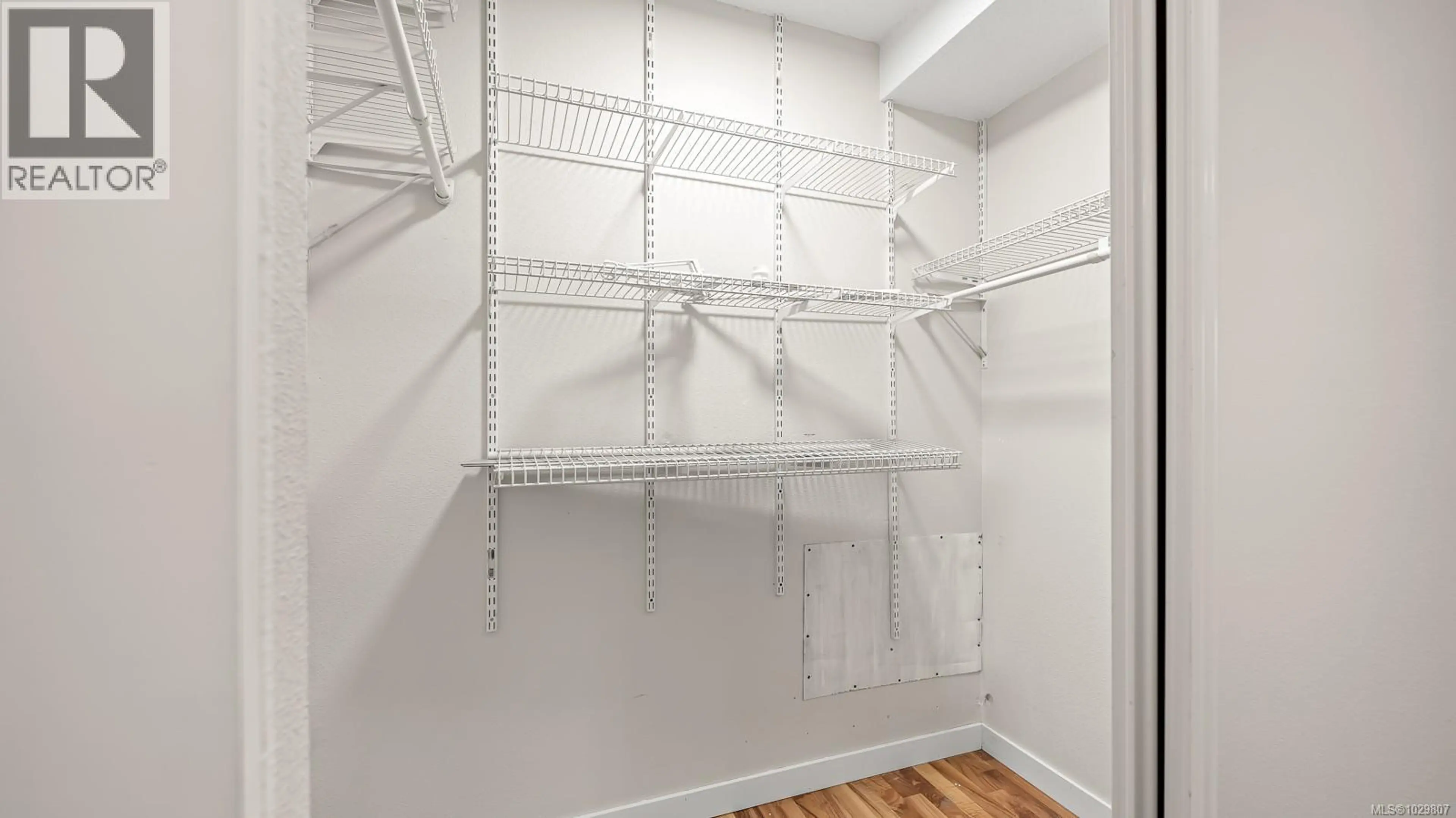 Property at #208 1130 WILLEMAR AVE, Courtenay, BC