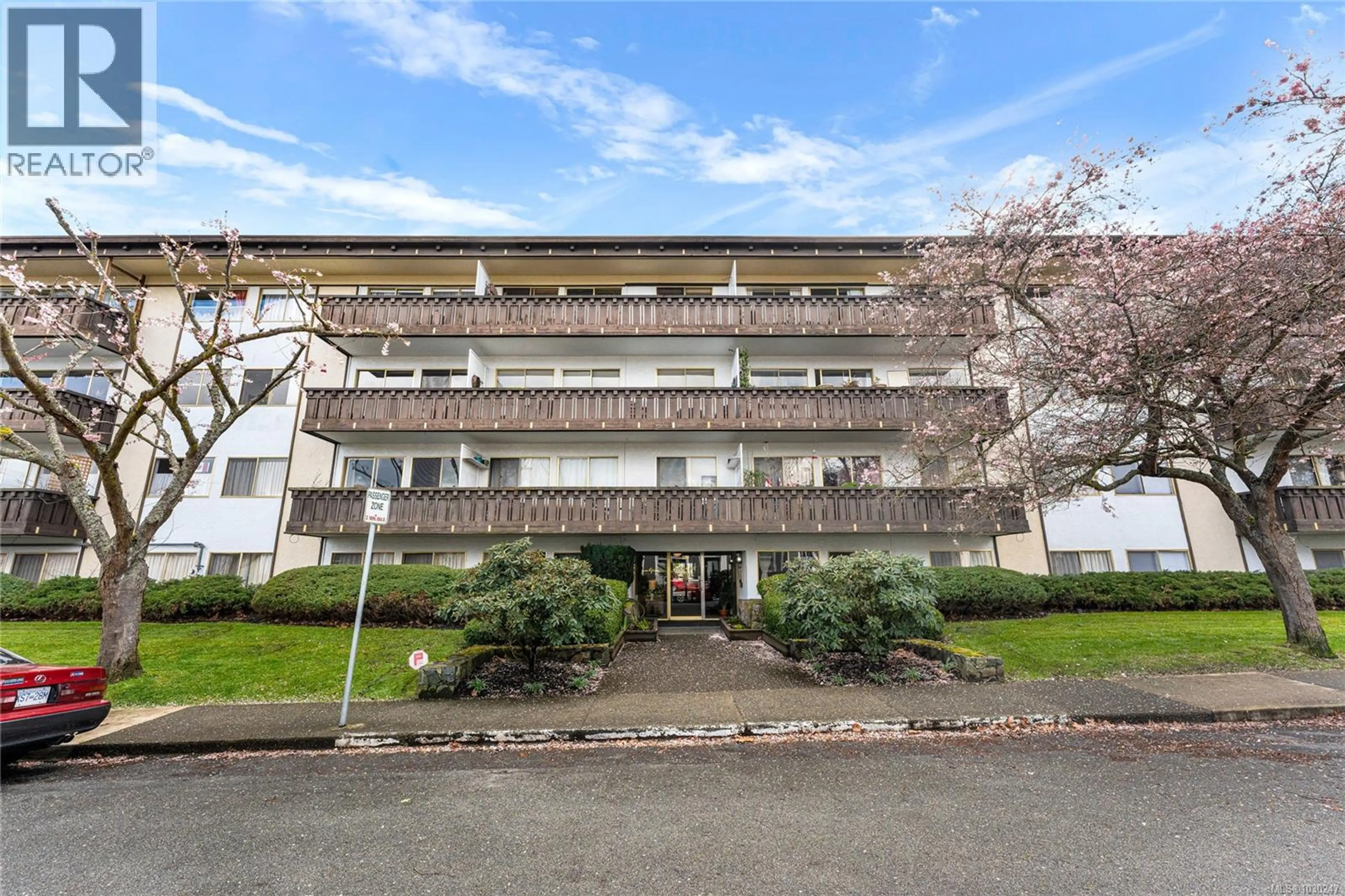 Property at #409 909 PENDERGAST ST, Victoria, BC