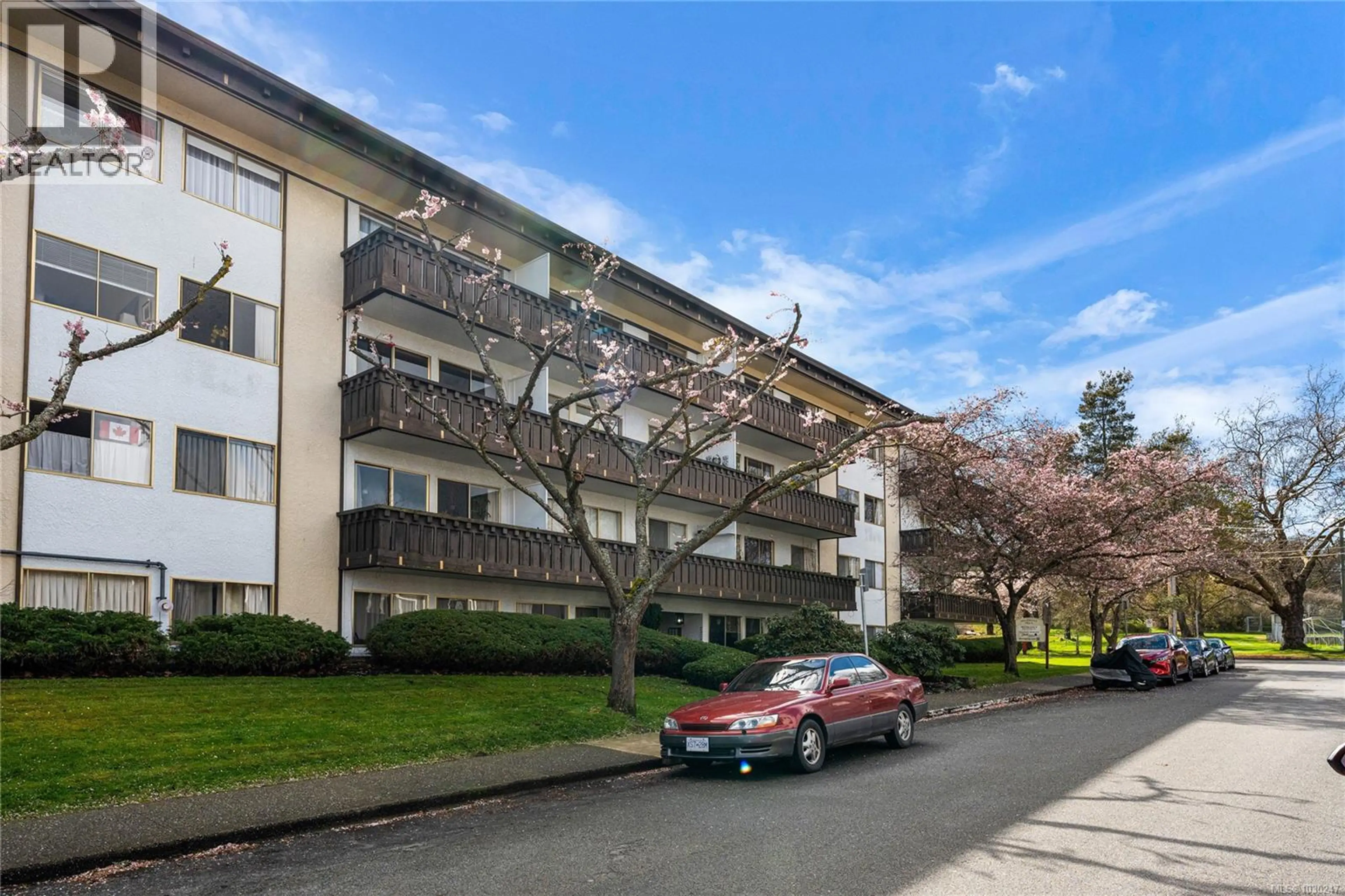 Property at #409 909 PENDERGAST ST, Victoria, BC