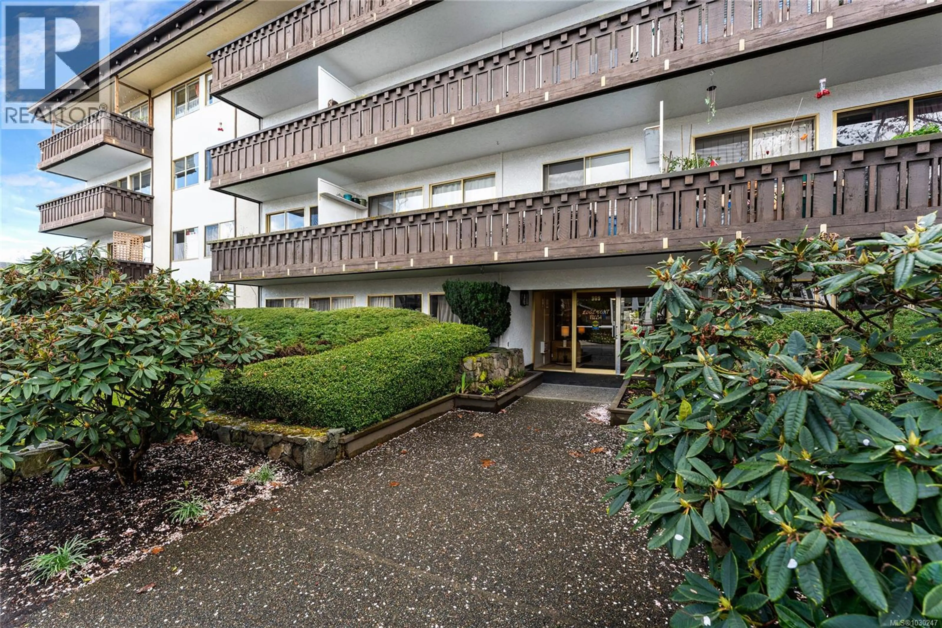 Property at #409 909 PENDERGAST ST, Victoria, BC